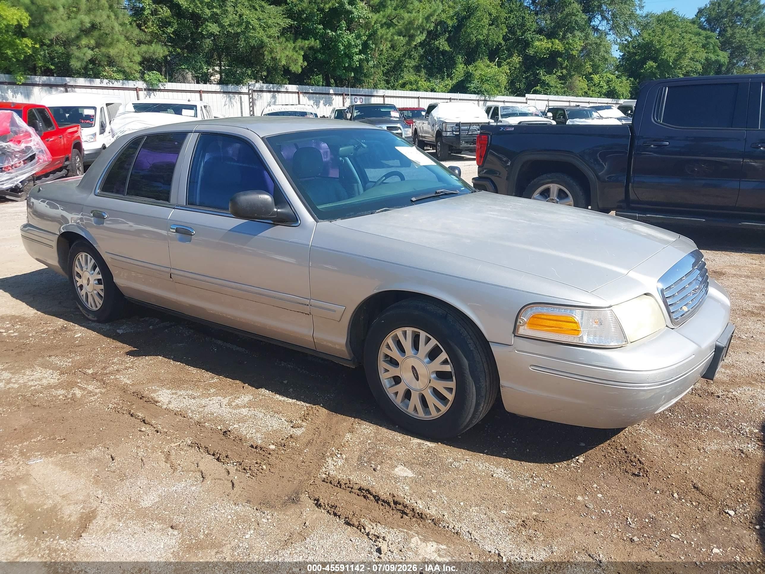 2005 Ford Crown Victoria LX, VIN 2FAFP74W65X118176 — Обычный износ