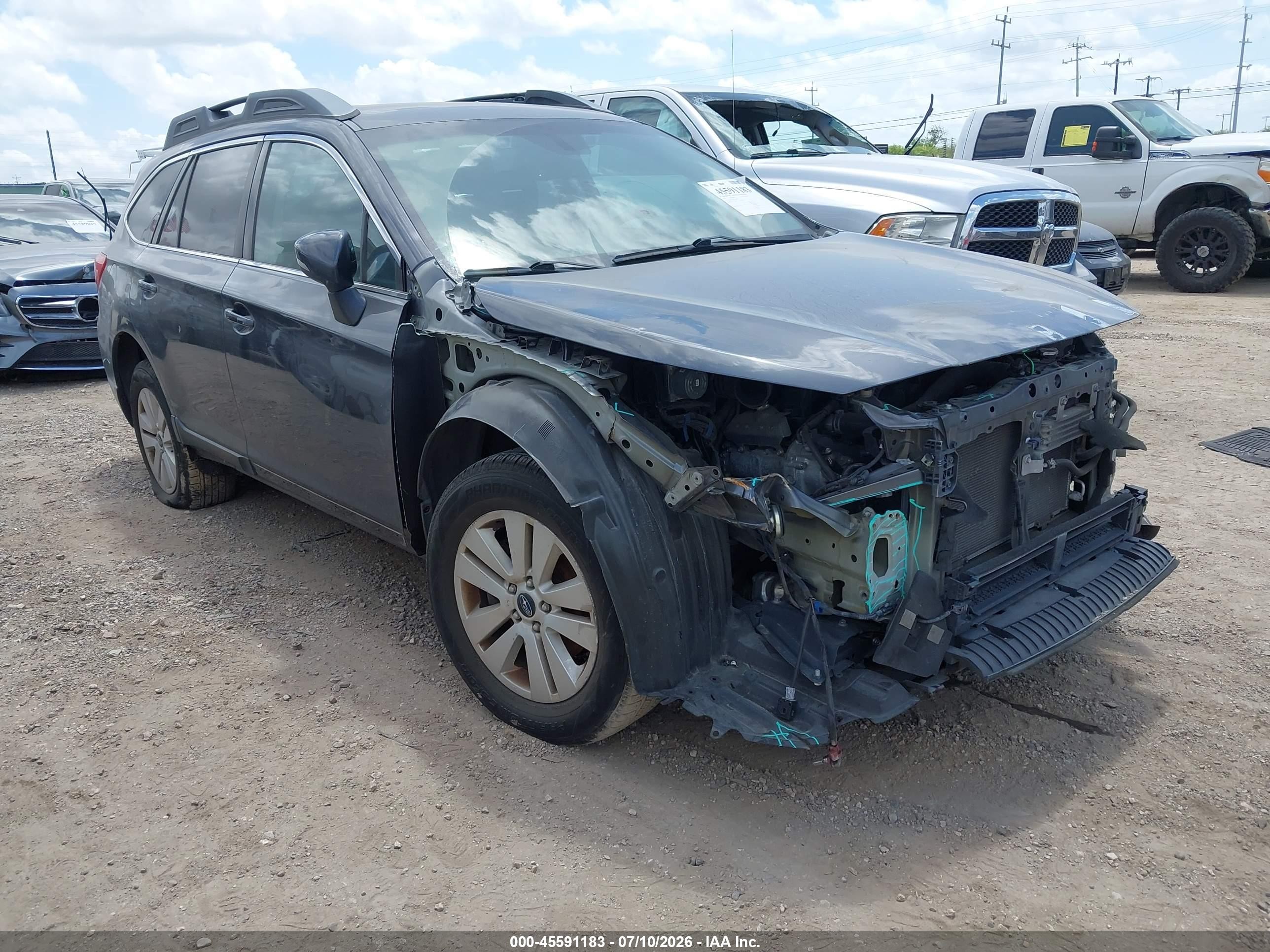 2019 Subaru Outback Premium, VIN 4S4BSAHCXK3338459 — Front end
