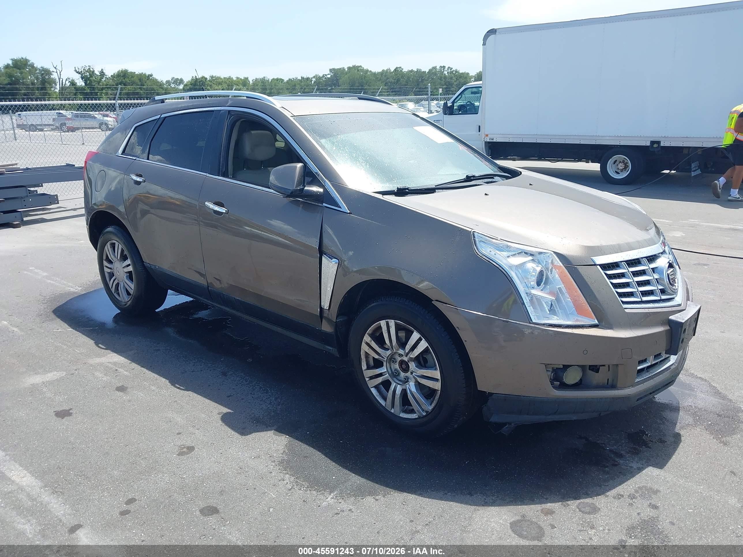 2014 Cadillac SRX Luxury Collection, VIN 3GYFNEE3XES587233 — Normal wear