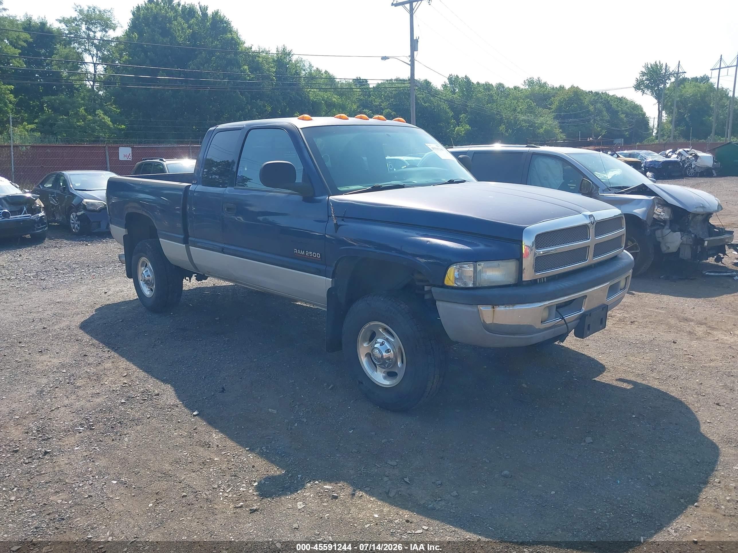2002 Dodge 2500, VIN 3B7KF23612M244789 — Side