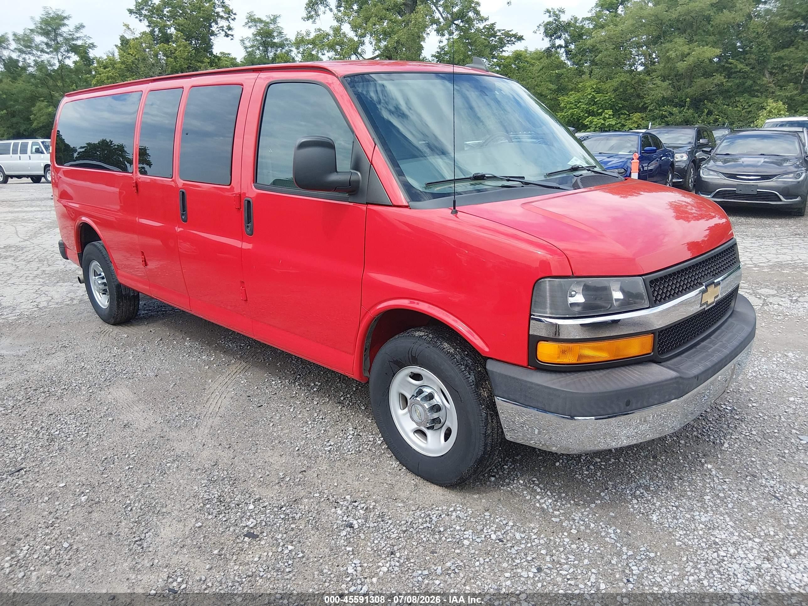 2016 Chevrolet Express Passenger LT, VIN 1GAZGPFF4G1253116 — Normal wear