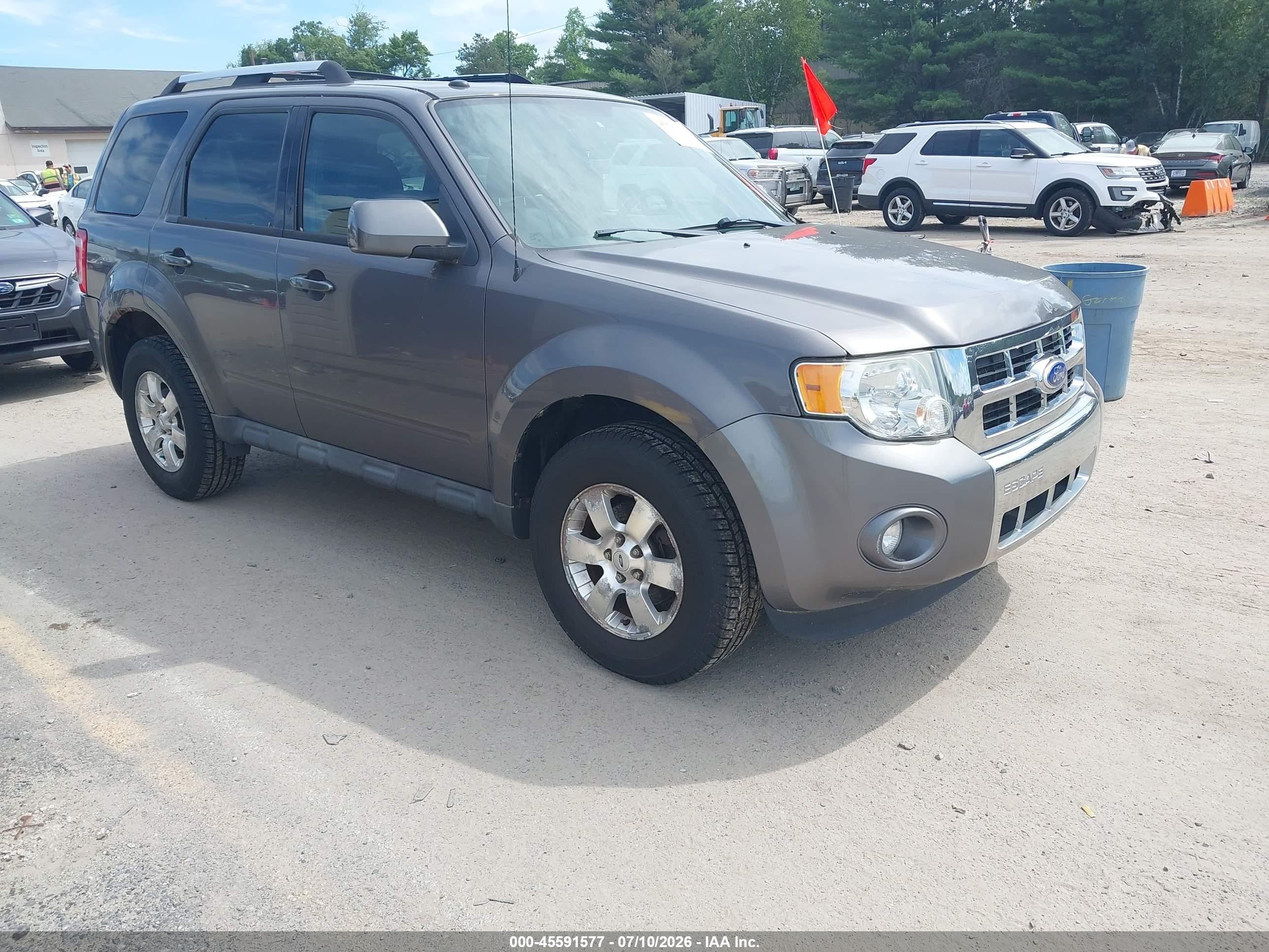 2011 Ford Escape Limited, VIN 1FMCU9EG7BKB97442 — Normal wear