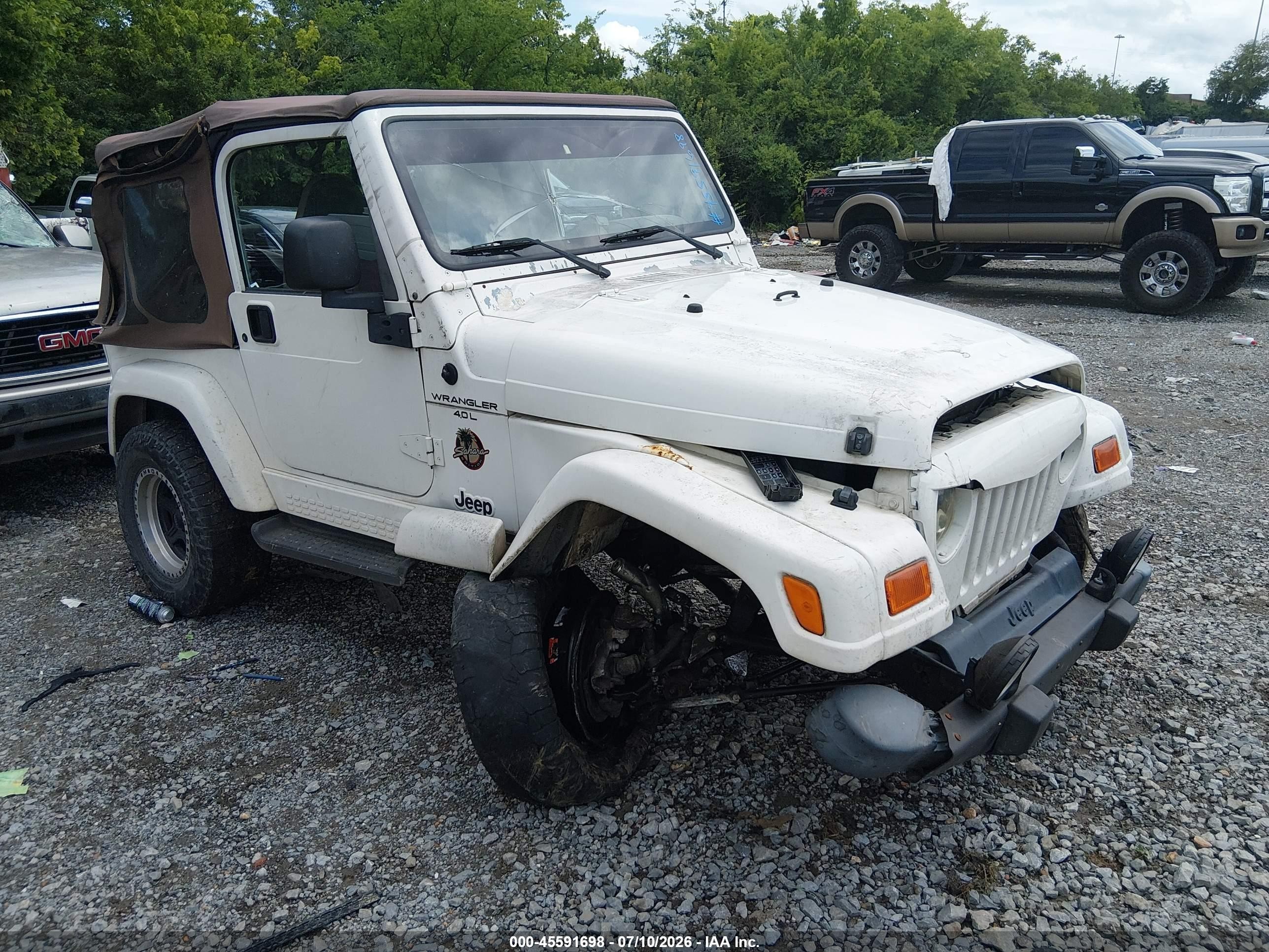 2000 Jeep Wrangler Sahara, VIN 1J4FA59S1YP701023 — Front end