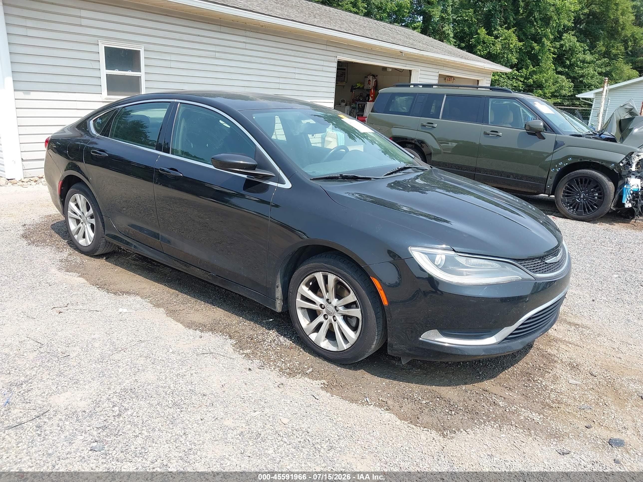 2015 Chrysler 200 Limited, VIN 1C3CCCAB4FN617455 — Front end