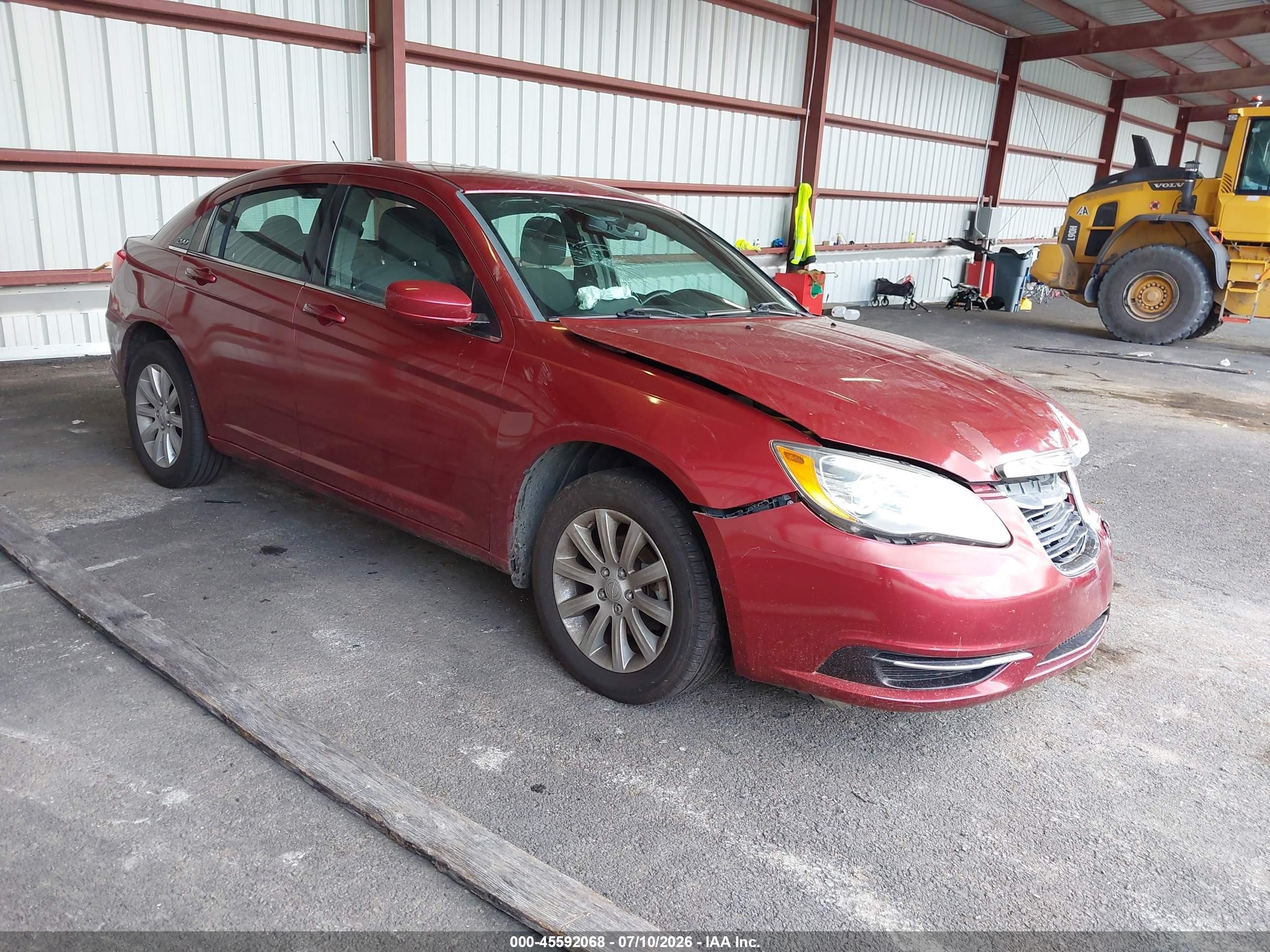2014 Chrysler 200 Touring, VIN 1C3CCBBB7EN197827 — Перед