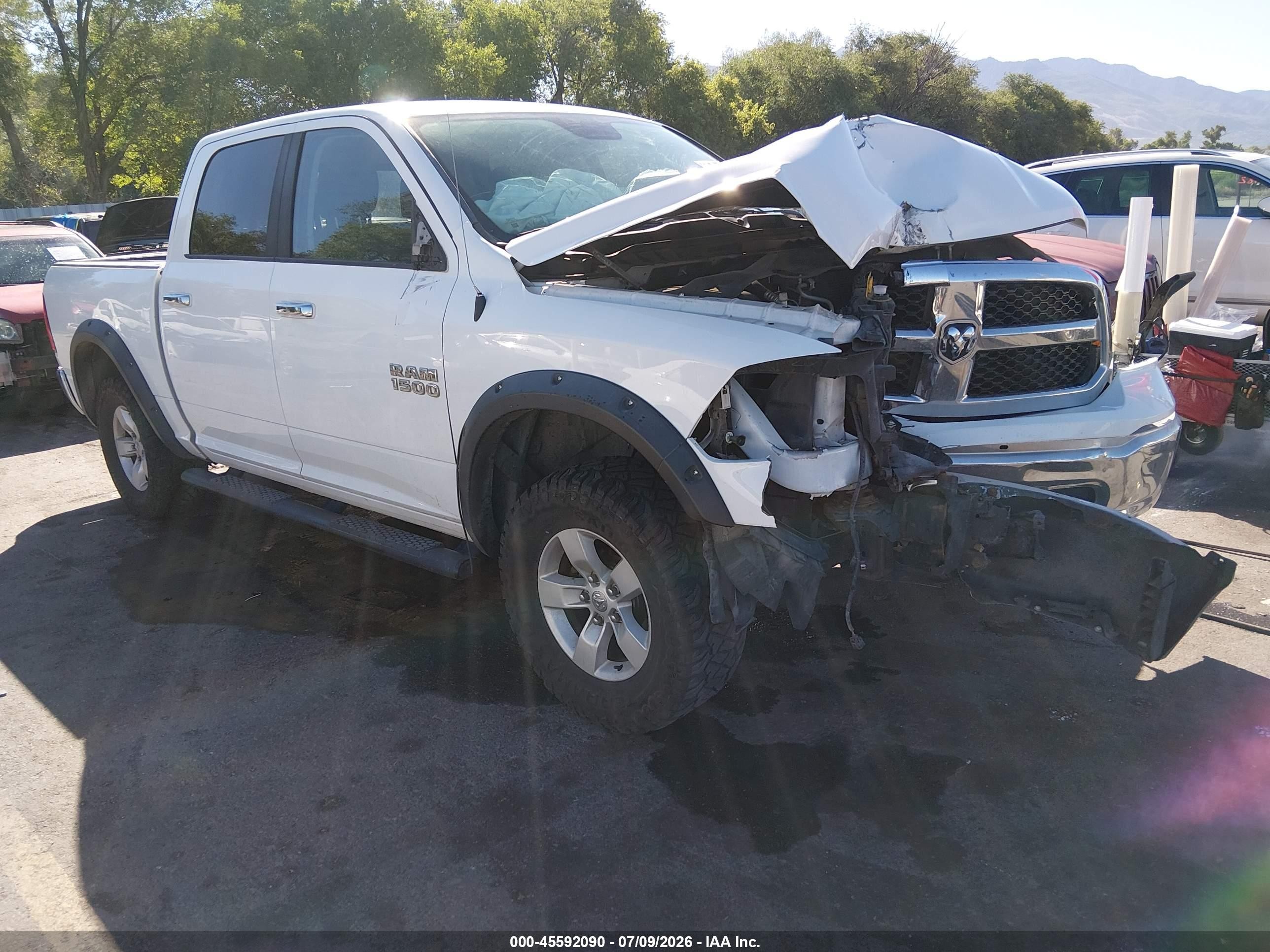 2017 Ram 1500 Big Horn, VIN 1C6RR7LG4HS568063 — Front end