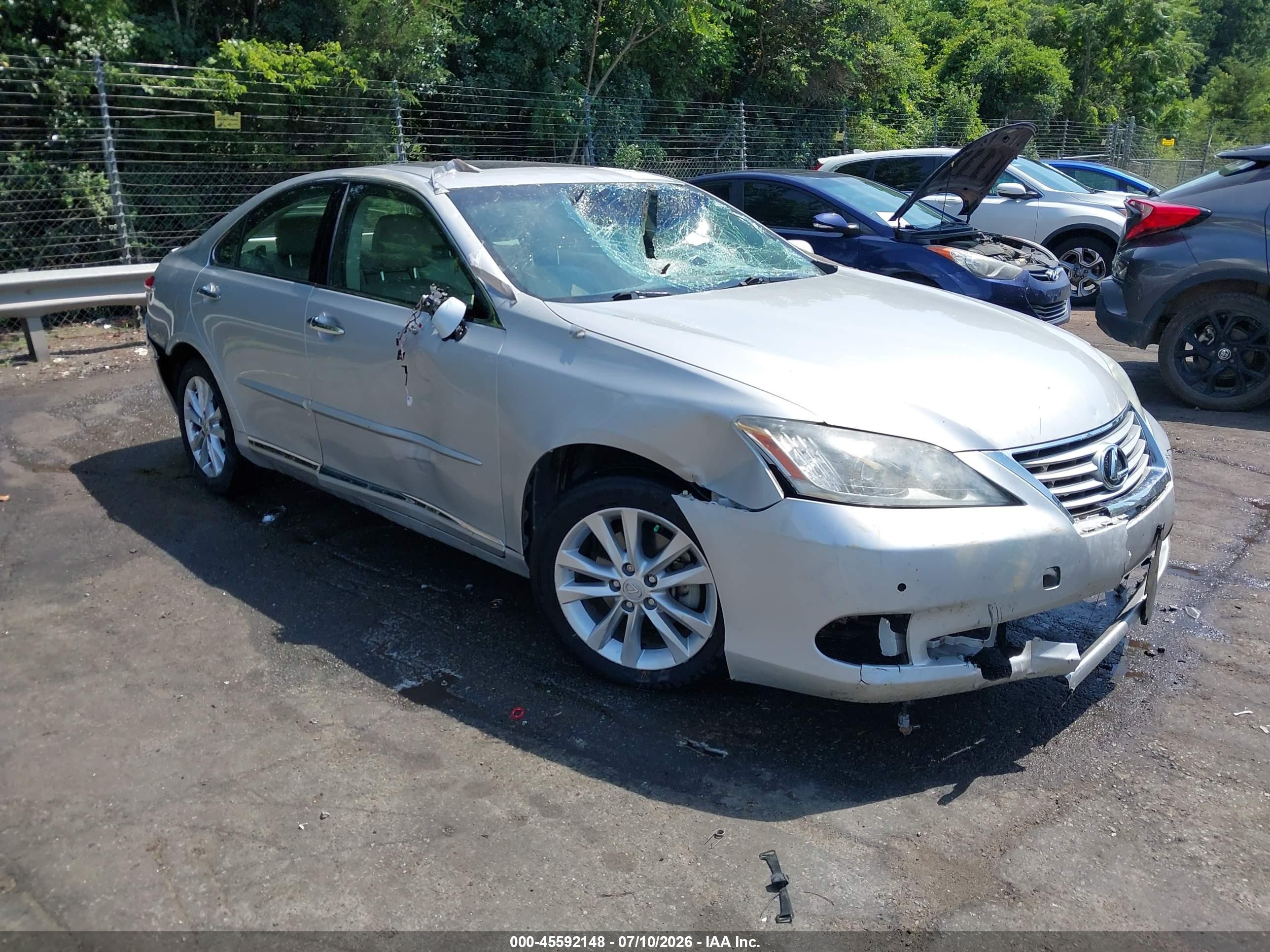 2012 Lexus ES 330, VIN JTHBK1EG2C2513188 — Front end