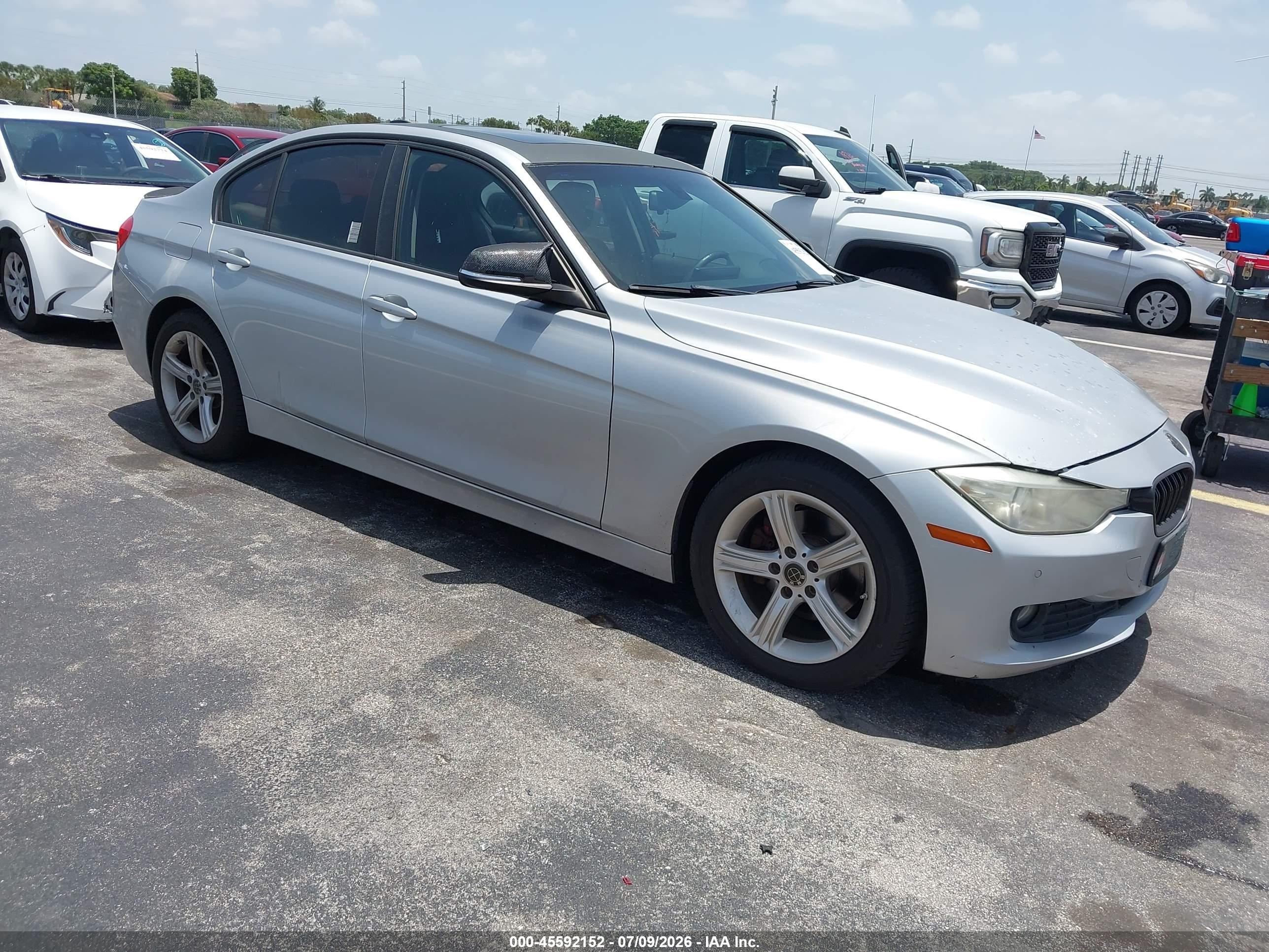 2015 BMW 3 Series 320i xDrive, VIN WBA3C3G50FNT52320 — Front end