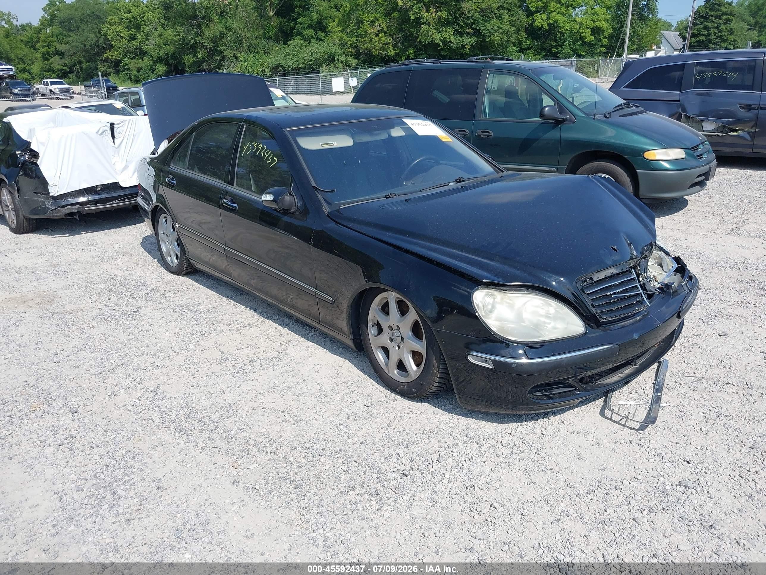 2005 Mercedes-Benz S 500, VIN WDBNG84J65A448066 — Перед