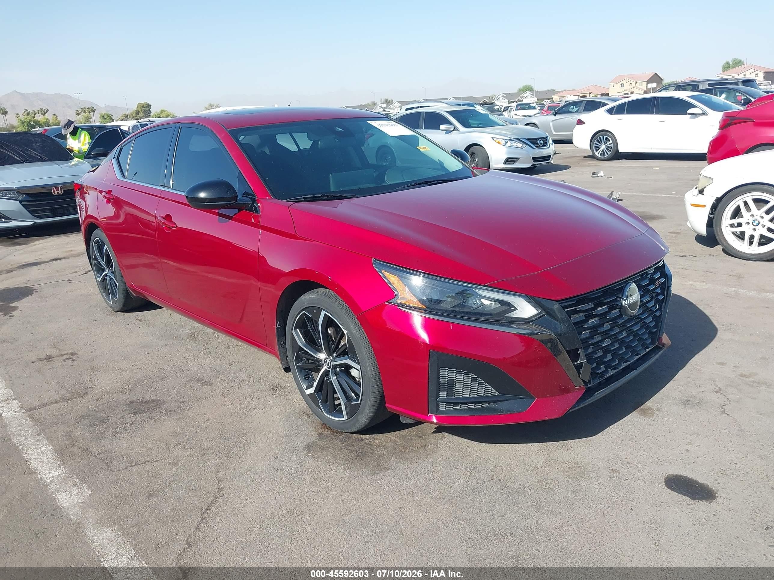 2023 Nissan Altima SR, VIN 1N4BL4CV8PN320619 — Side