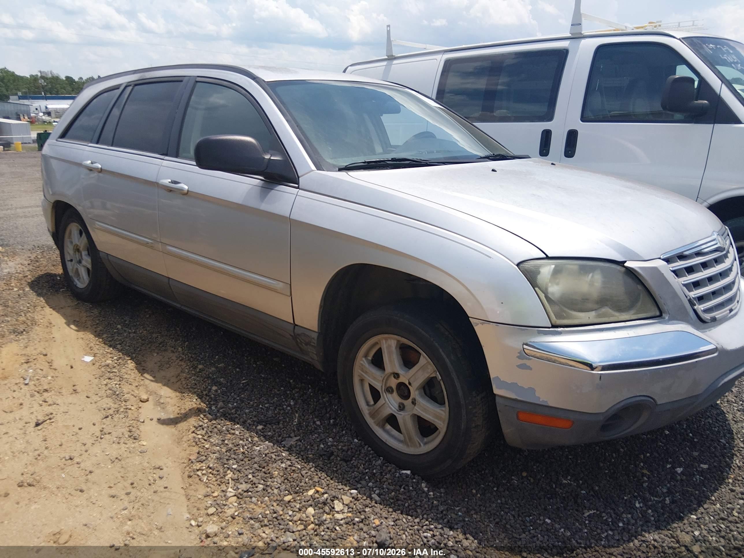 2006 Chrysler Pacifica Touring, VIN 2A4GM68446R777268 — Normal wear