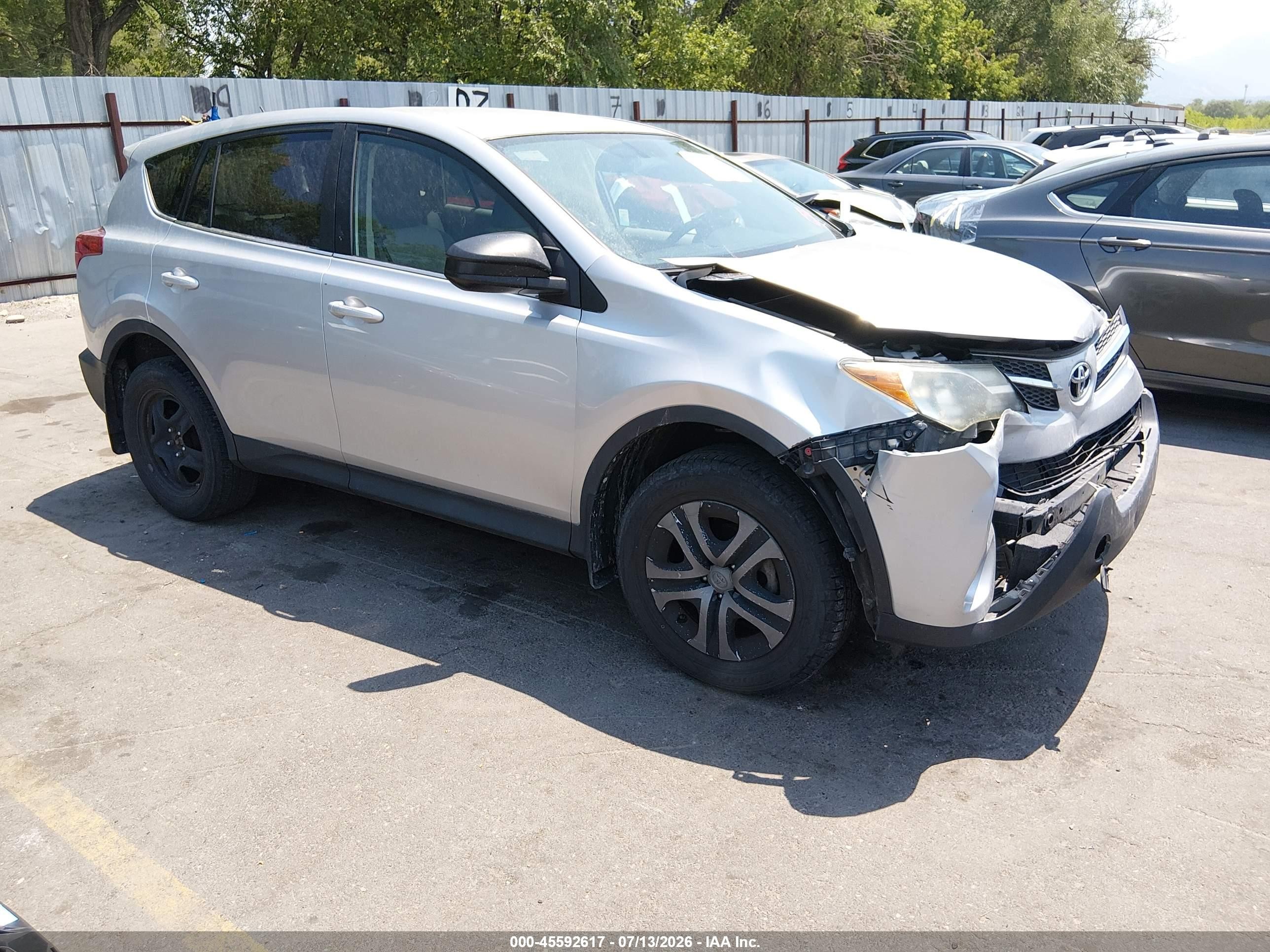2013 Toyota RAV4 LE, VIN 2T3BFREV4DW030278 — Front end