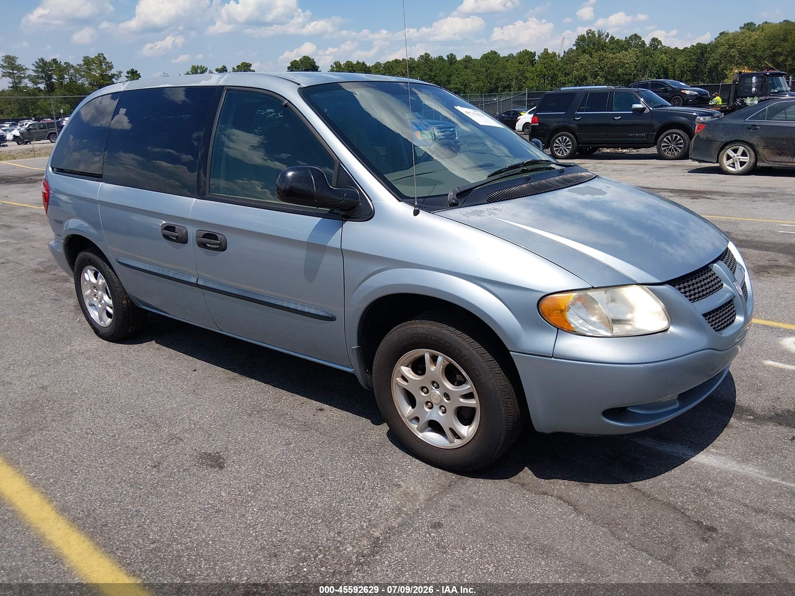 2003 Dodge Caravan SE, VIN 1D4GP25R63B282010 — Перед