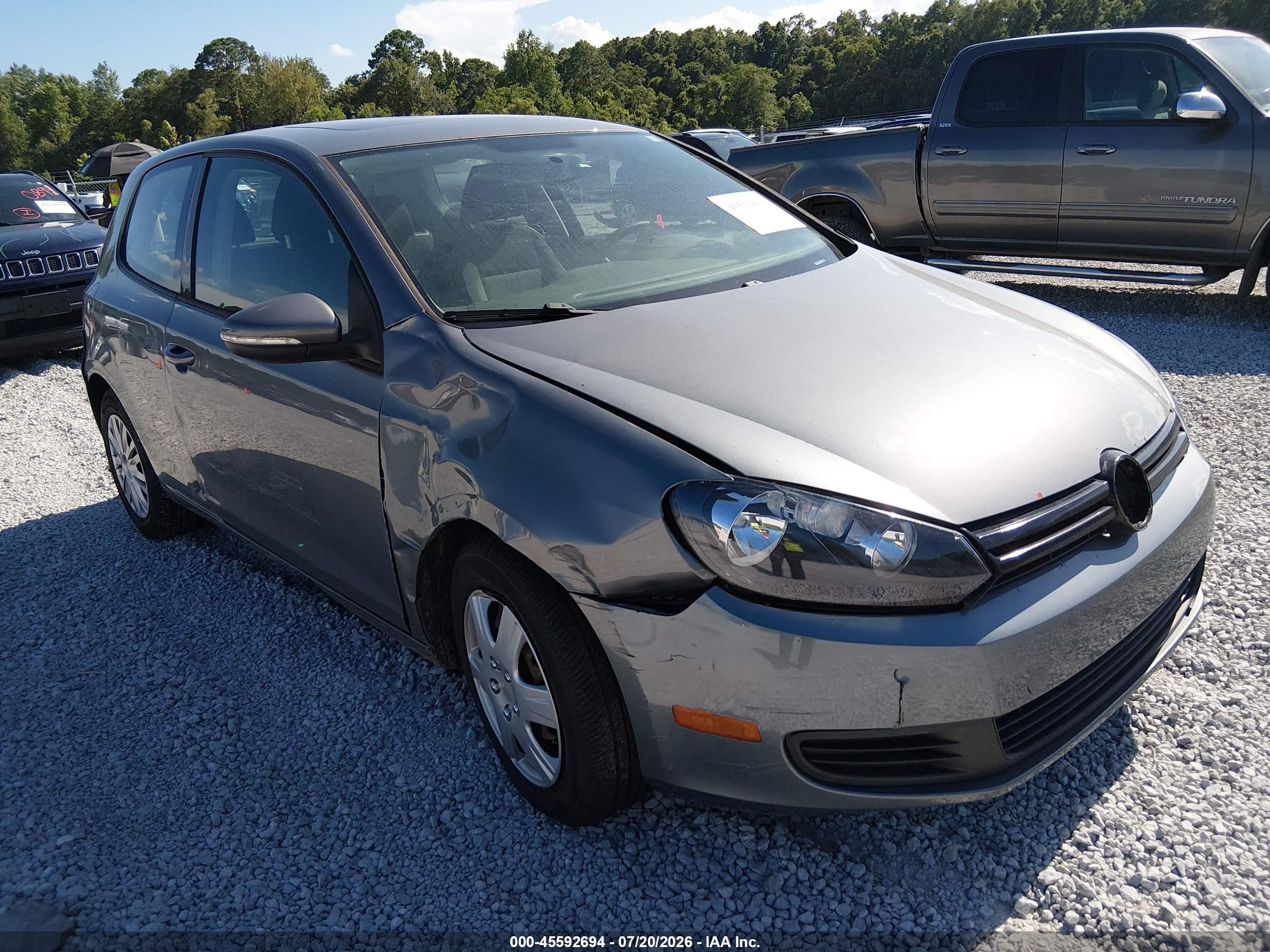 2012 Volkswagen Golf, VIN WVWBB7AJ9CW276715 — Front end