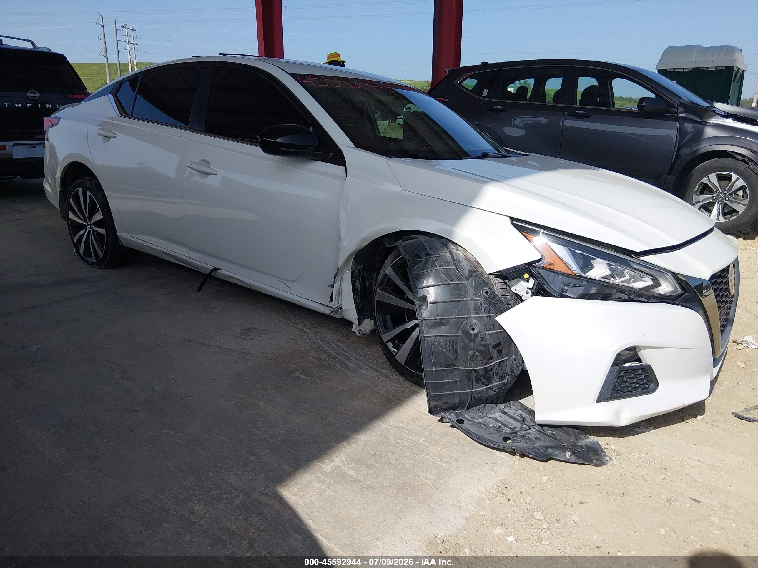 2022 Nissan Altima SR, VIN 1N4BL4CV3NN411861 — Front end
