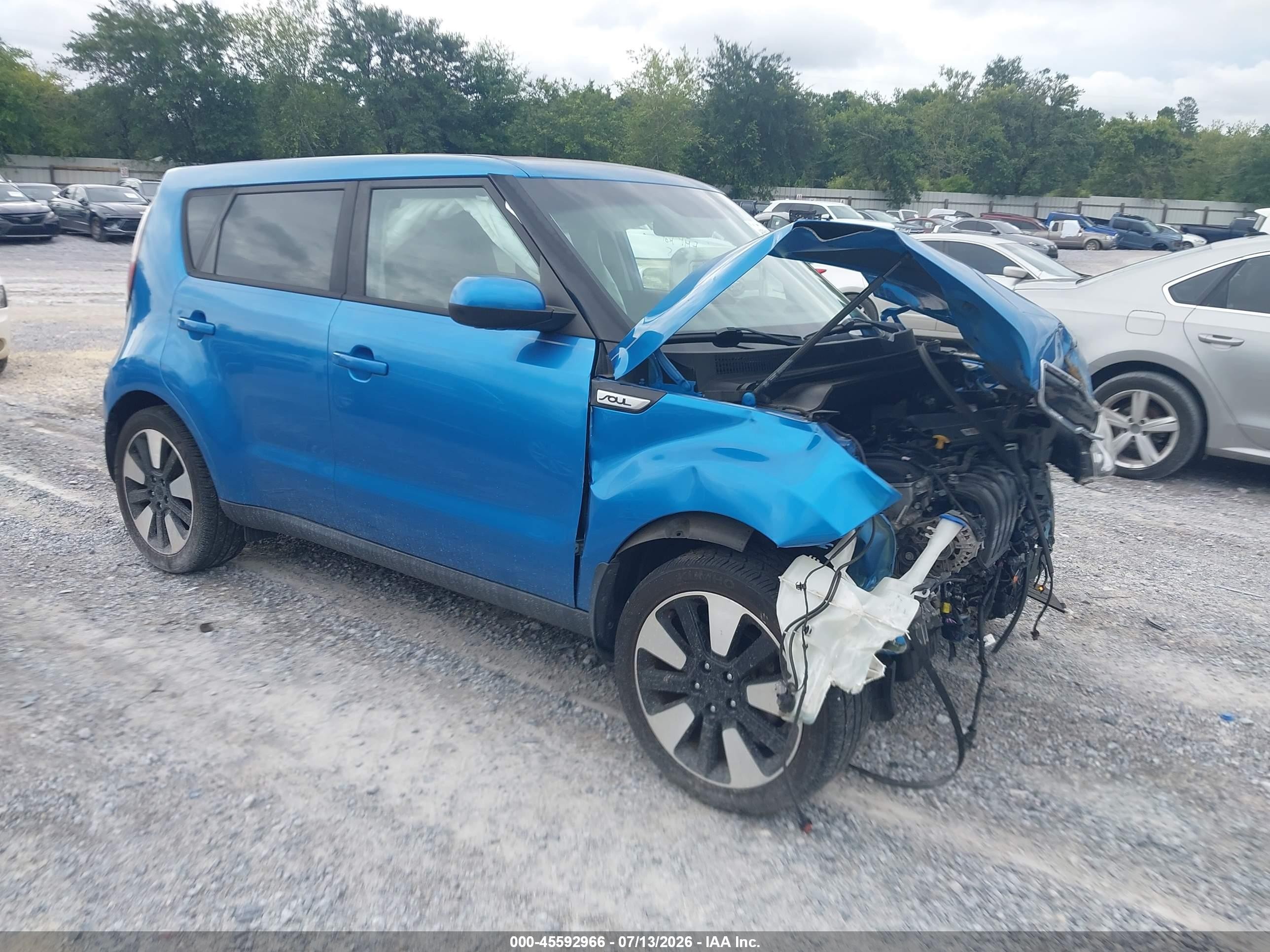 2016 Kia Soul +, VIN KNDJP3A54G7345674 — Front end