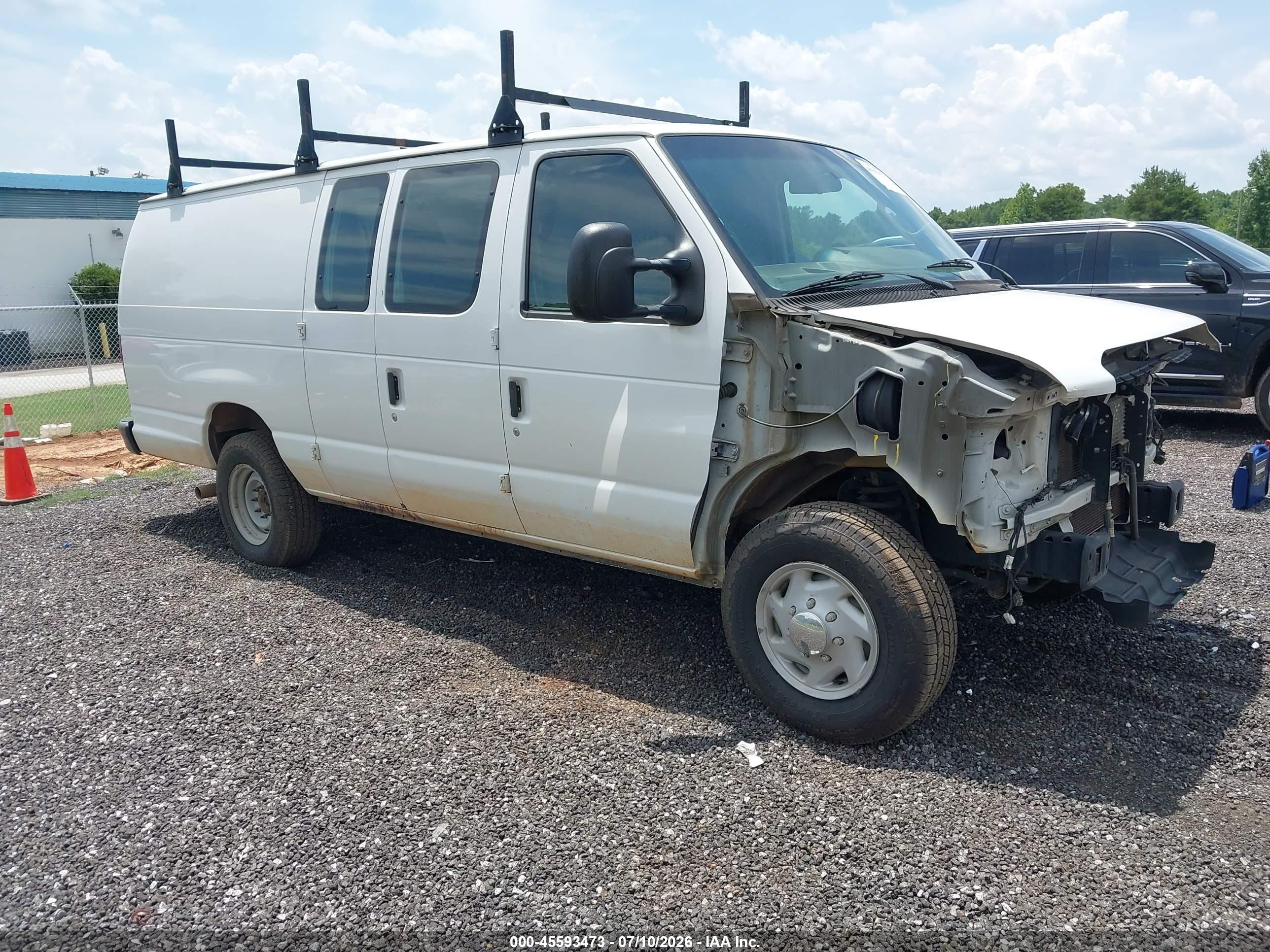 2014 Ford Econoline Cargo Commercial, VIN 1FTSS3EL2EDA07202 — Front end