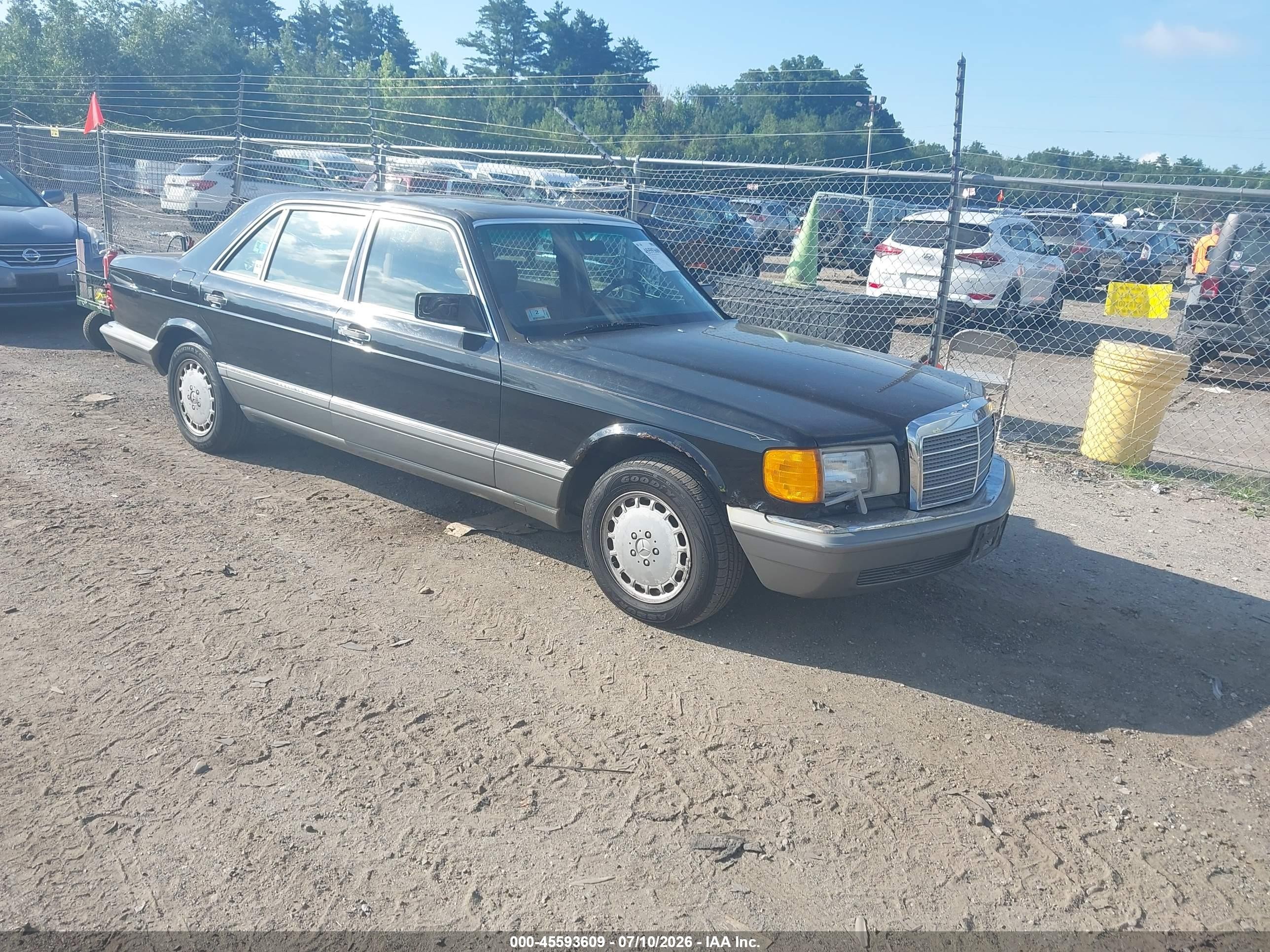 1986 Mercedes-Benz 420 SEL, VIN WDBCA35D2GA269515 — Normal wear