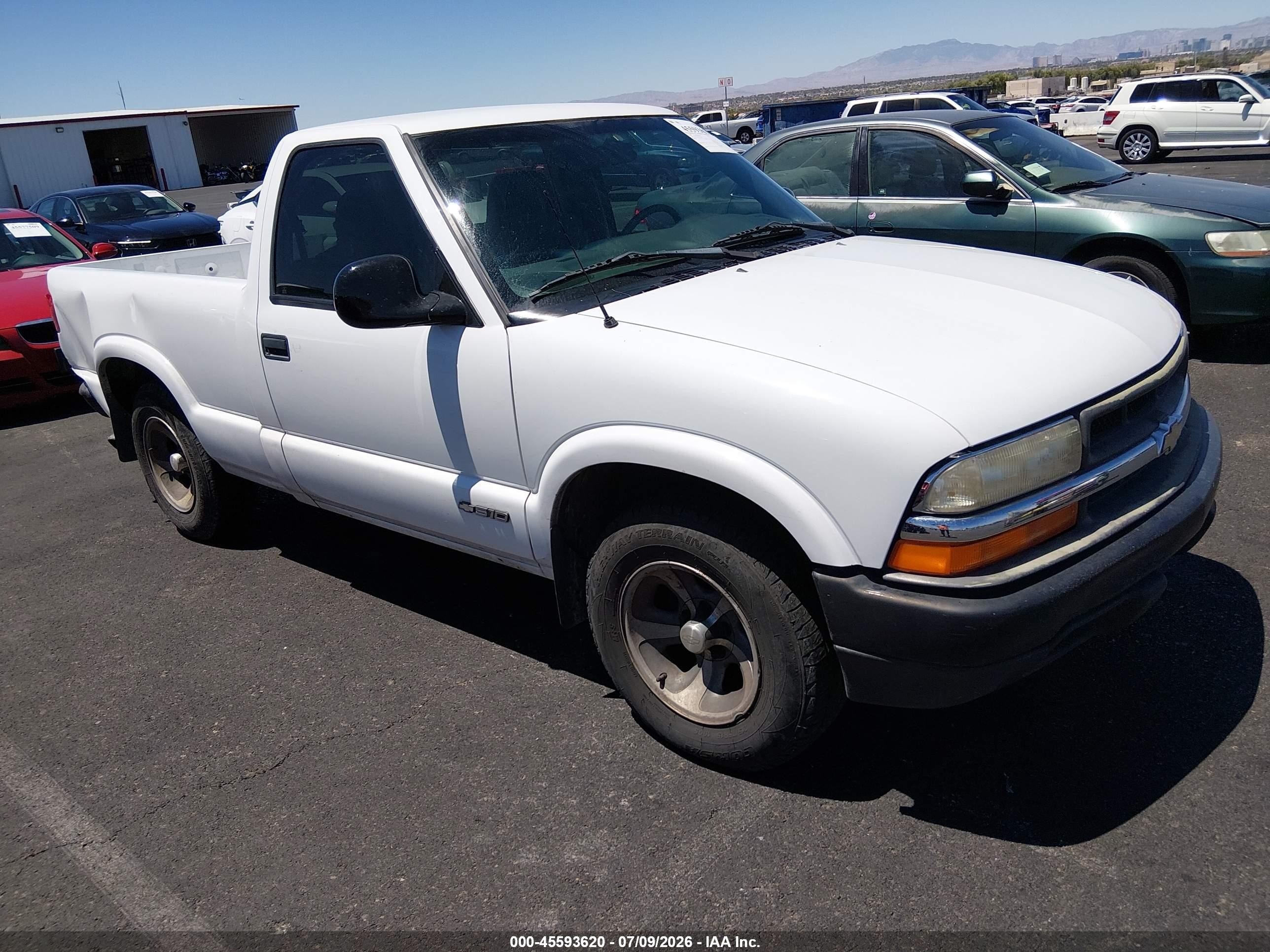1998 Chevrolet S-10 LS, VIN 1GCCS1440W8121499 — Rear end