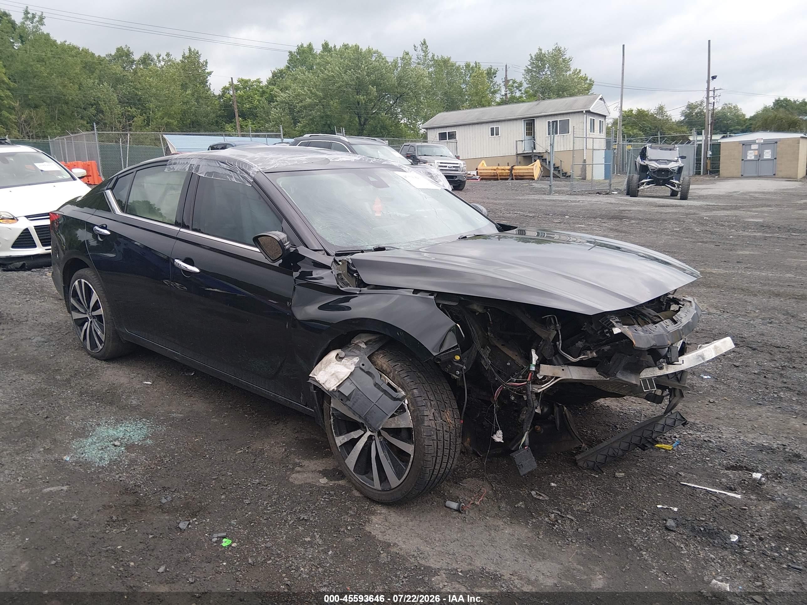 2020 Nissan Altima Platinum, VIN 1N4BL4FW9LC201410 — Front end