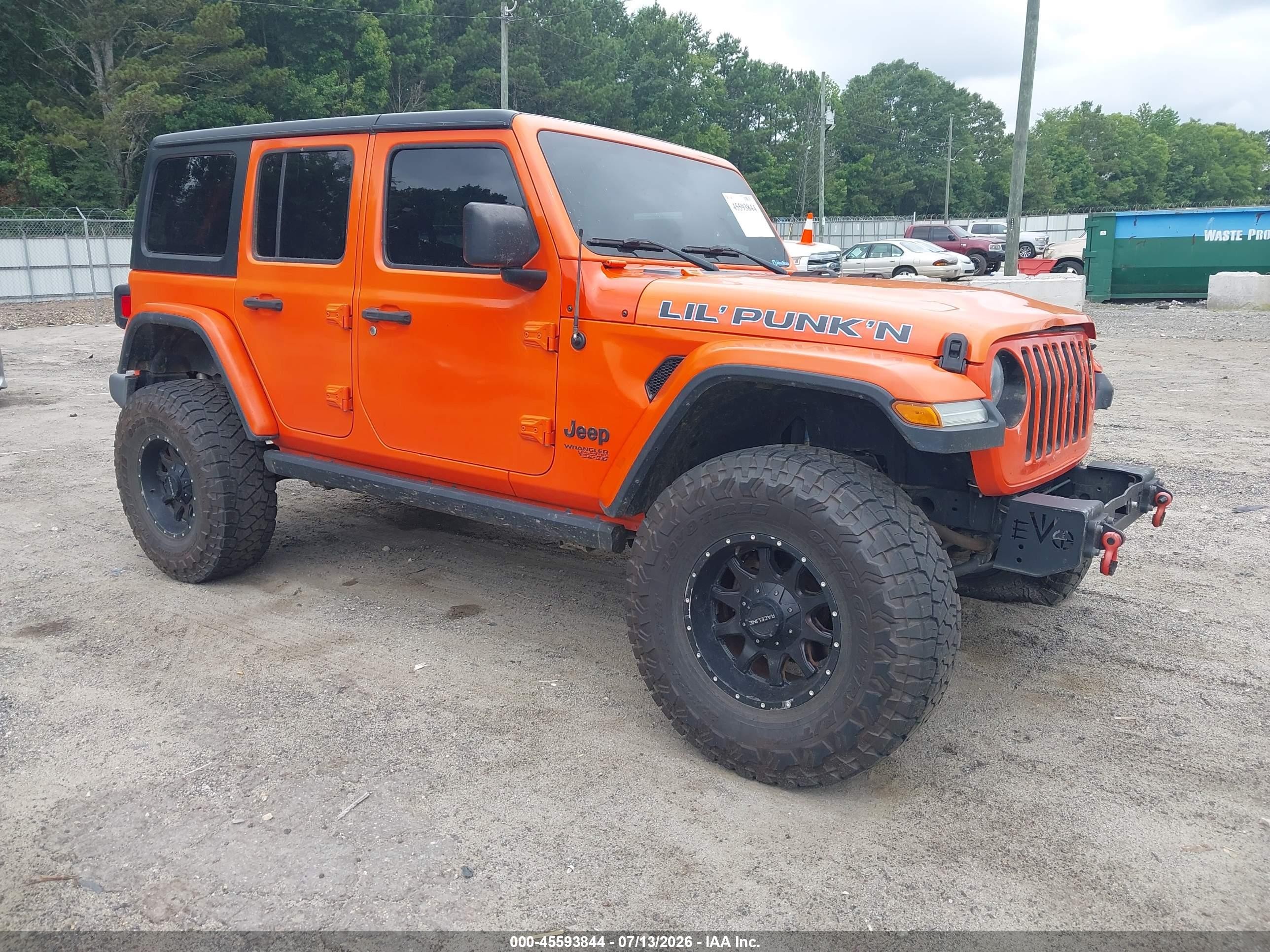 2018 Jeep Wrangler Unlimited Sport S, VIN 1C4HJXDN6JW196863 — Front end