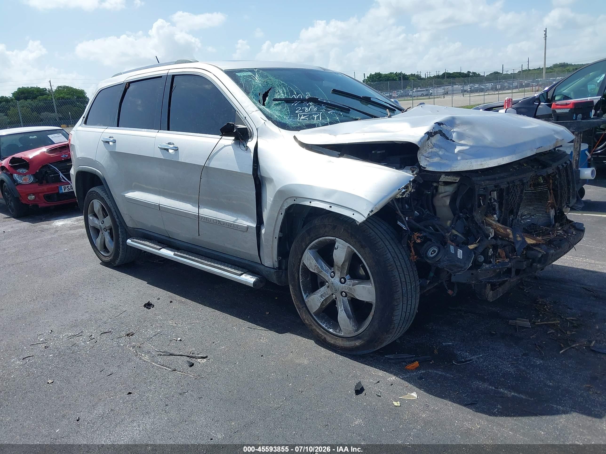 2012 Jeep Grand Cherokee Overland, VIN 1C4RJECT2CC281857 — Front end