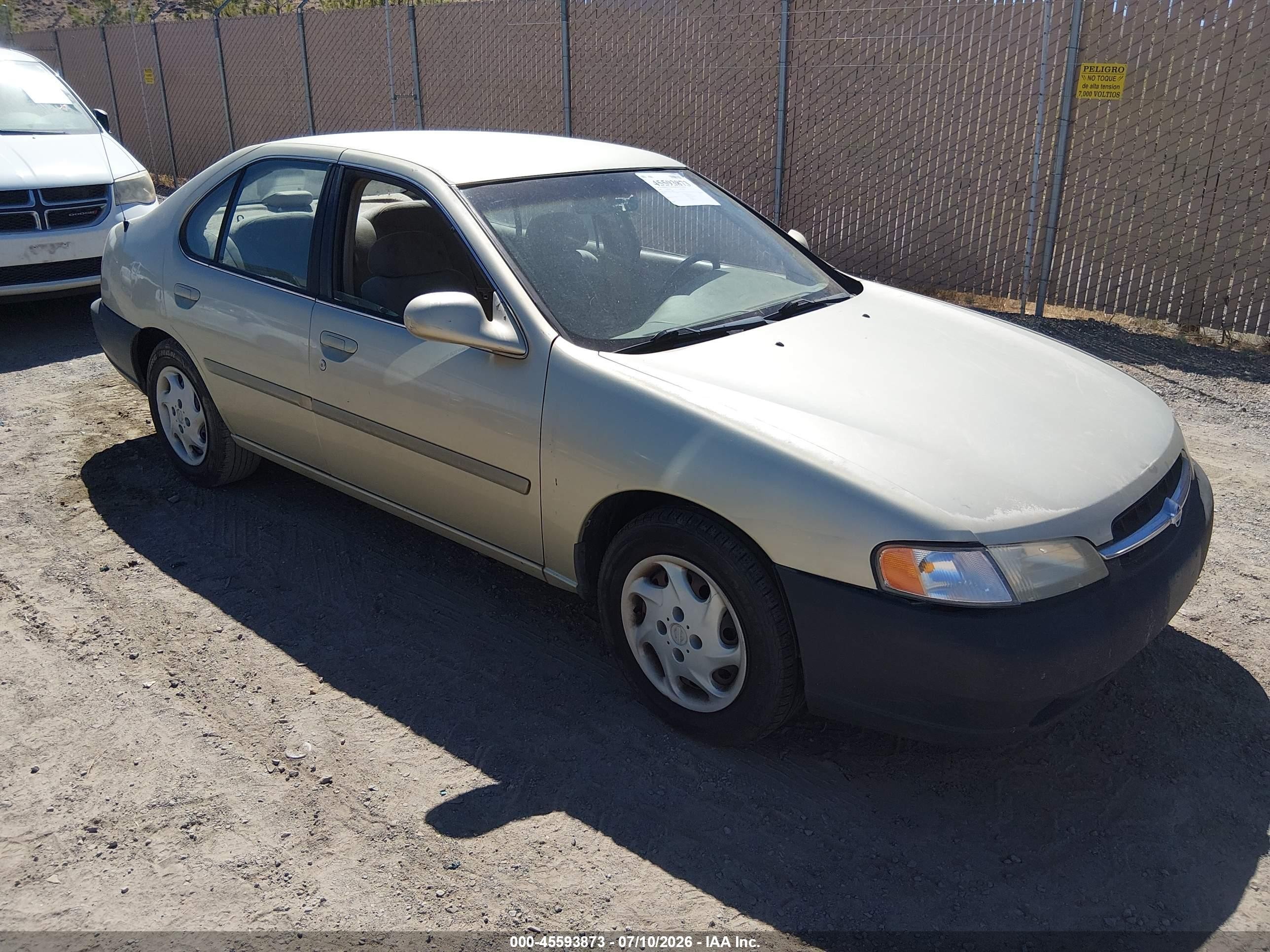 1998 Nissan Altima XE, VIN 1N4DL01D4WC199903 — Normal wear