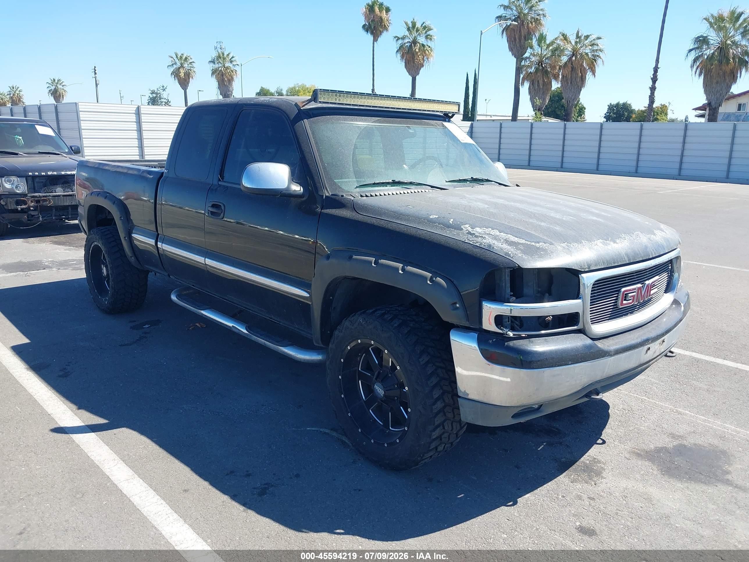 2000 GMC Sierra 1500 SL, VIN 2GTEK19T3Y1352671 — Stripped