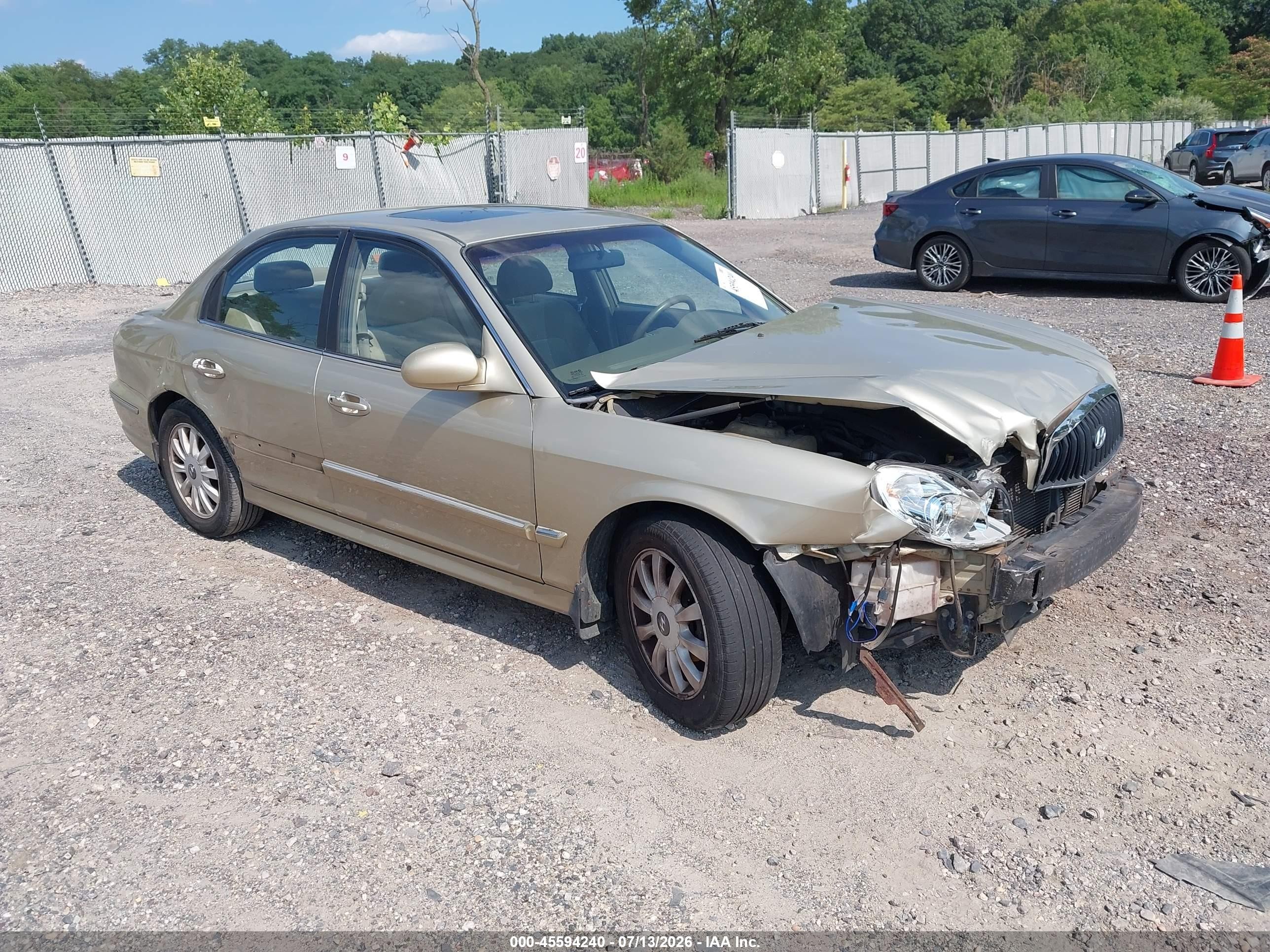 2003 Hyundai Sonata GLS, VIN KMHWF35H93A737846 — Front end
