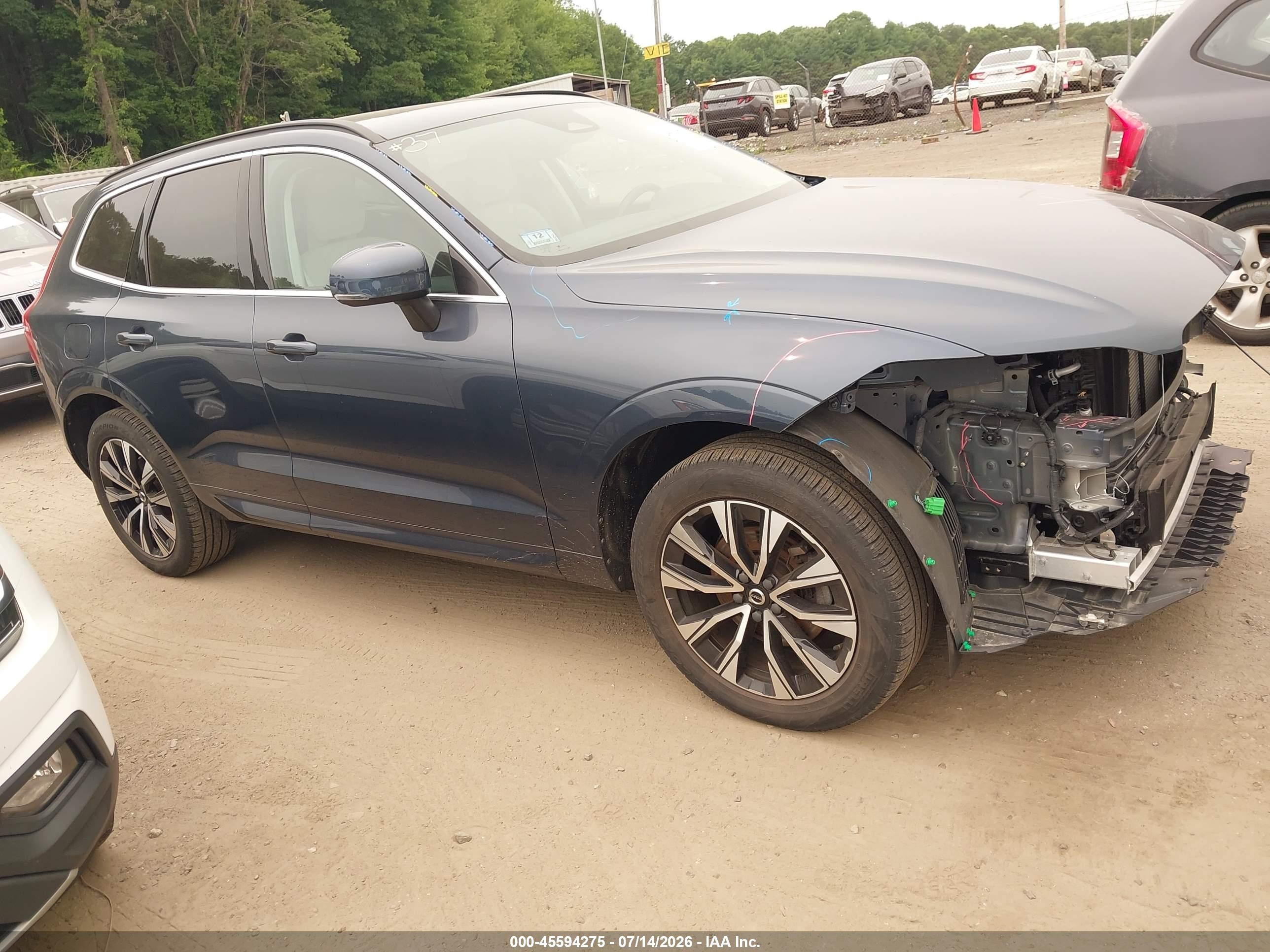 2023 Volvo XC60 Core, VIN YV4L12RV1P1331515 — Front end
