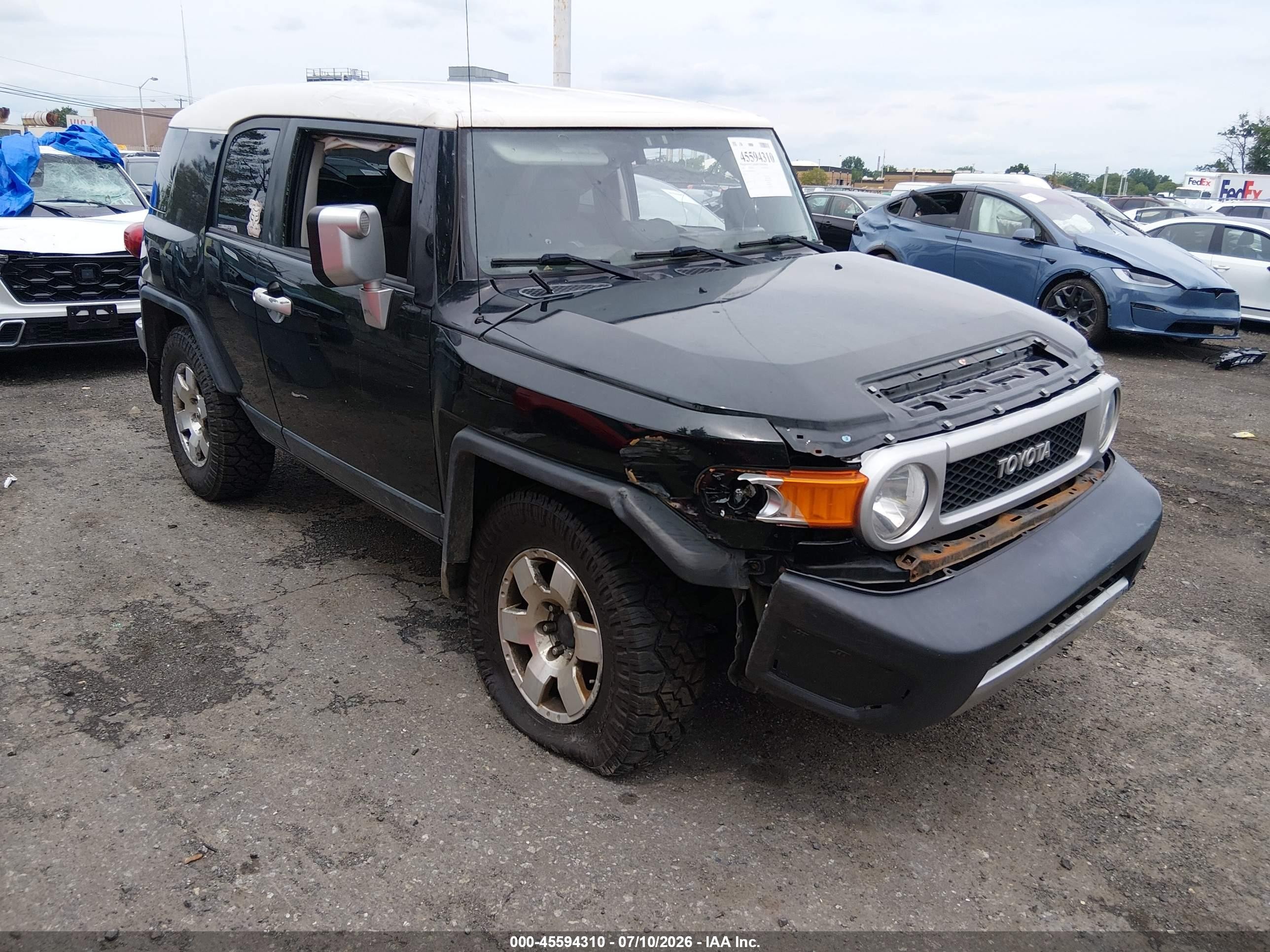 2010 Toyota FJ Cruiser, VIN JTEBU4BF4AK072150 — Rollover