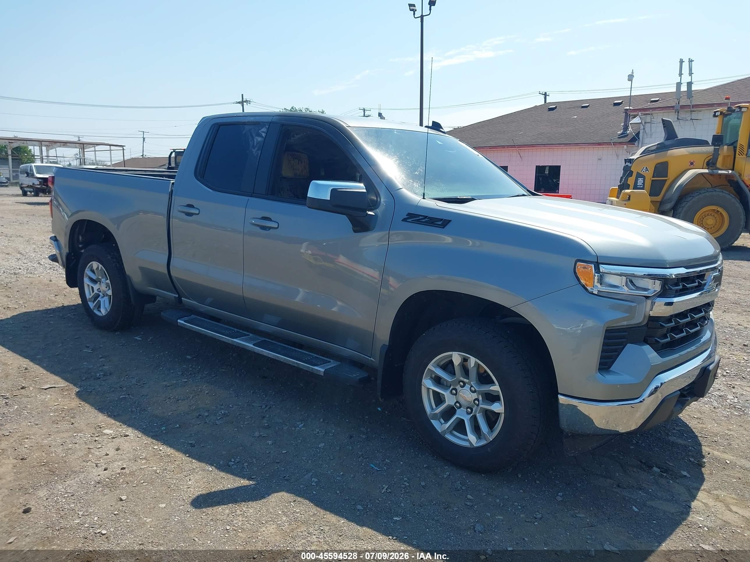 2023 Chevrolet Silverado 1500 LT, VIN 1GCRDDED7PZ315740 — Пожар в салоне