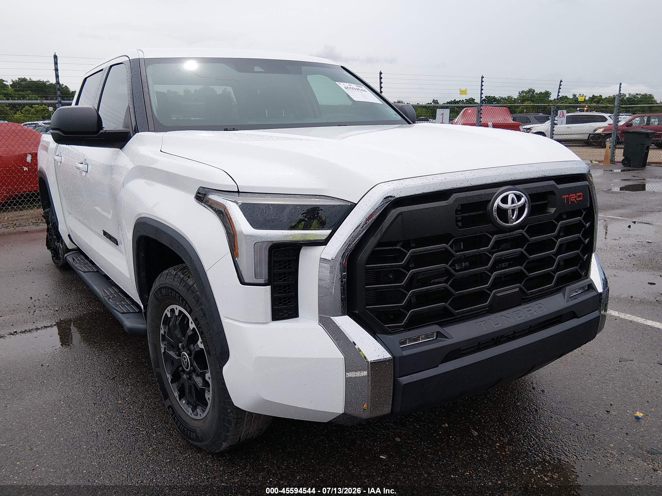 2022 Toyota Tundra SR5, VIN 5TFLA5ABXNX015305 — Rear end