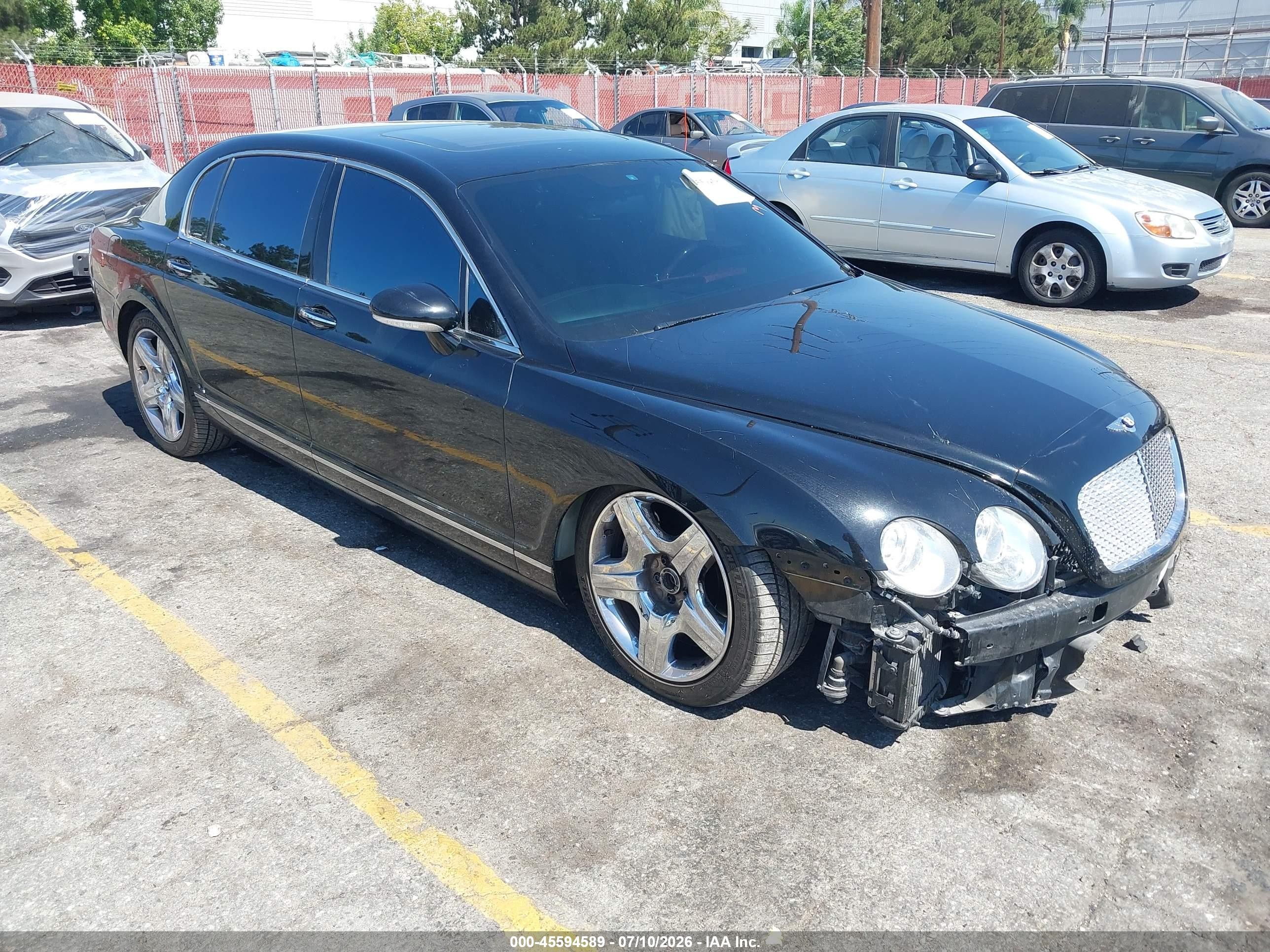 2006 Bentley Flying Spur, VIN SCBBR53W468038162 — Front end