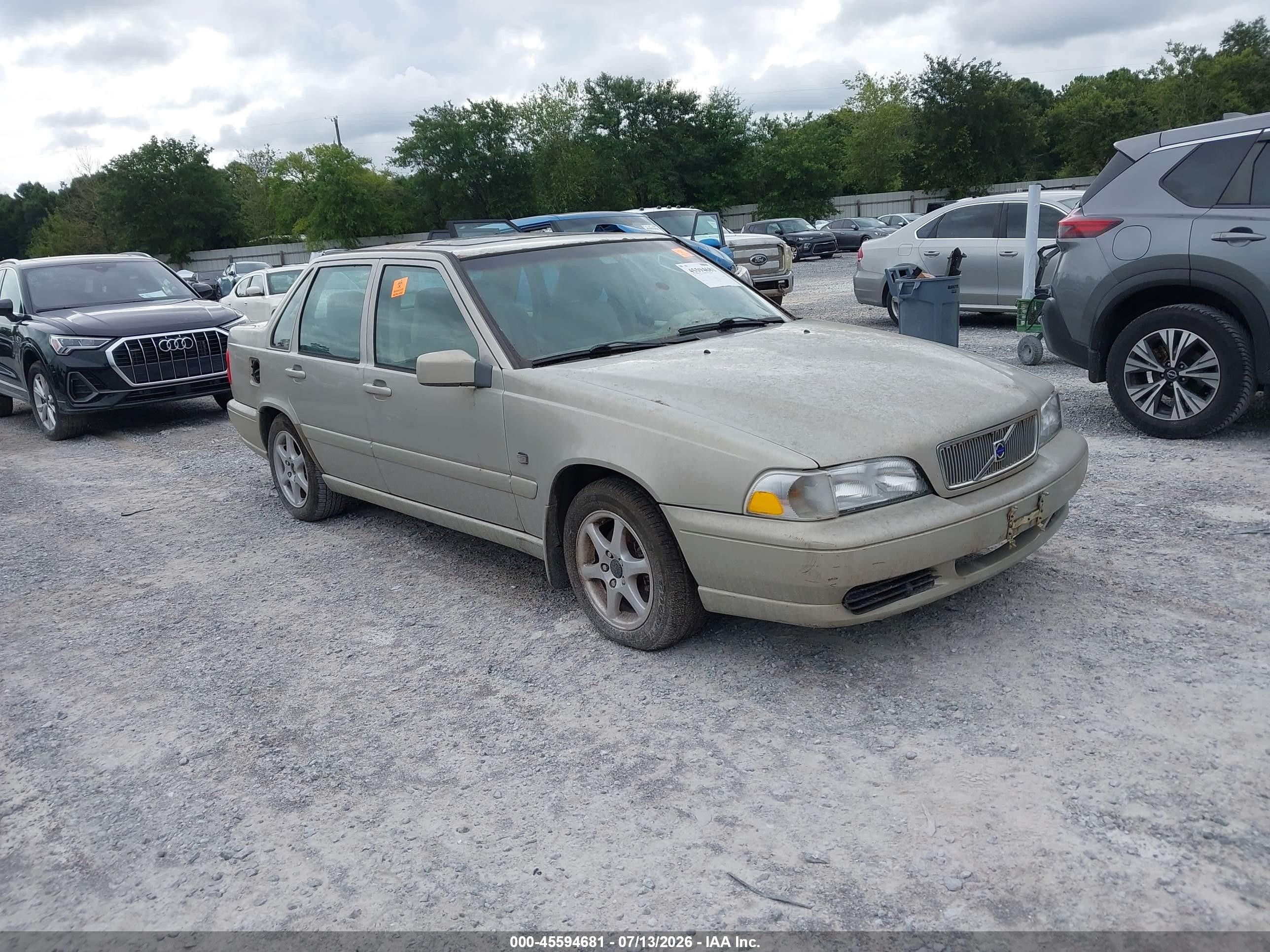 2000 Volvo S70, VIN YV1LS61J7Y2648091 — Normal wear