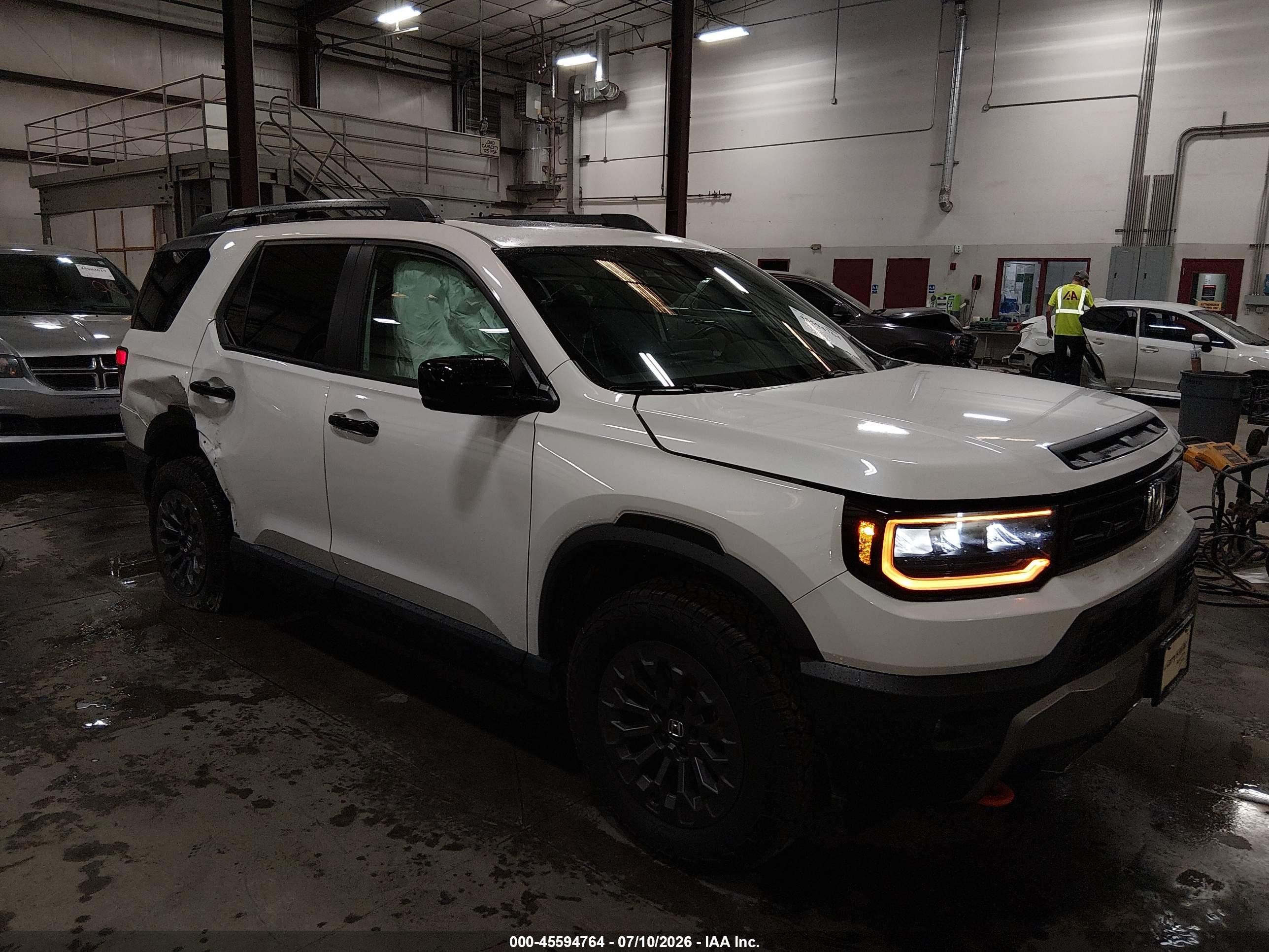 2026 Honda Passport TrailSport, VIN 5FNYF9H58TB014949 — Rear end