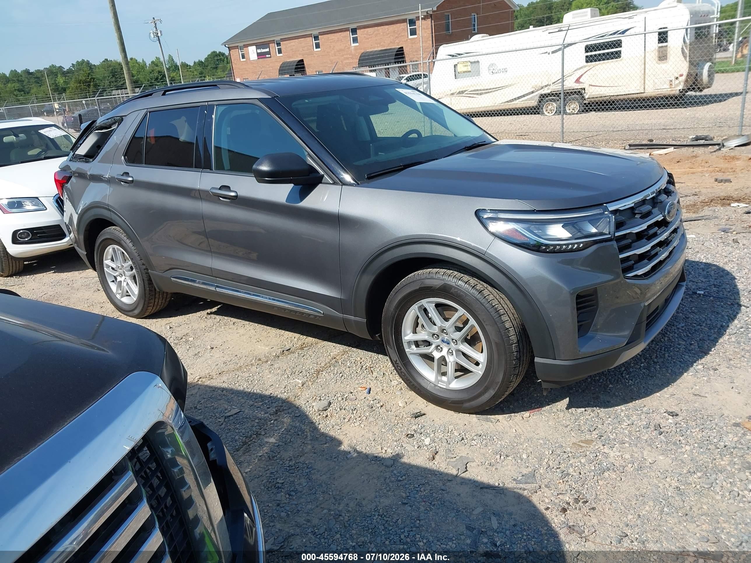 2025 Ford Explorer Active, VIN 1FMUK7DH4SGB67830 — Зад