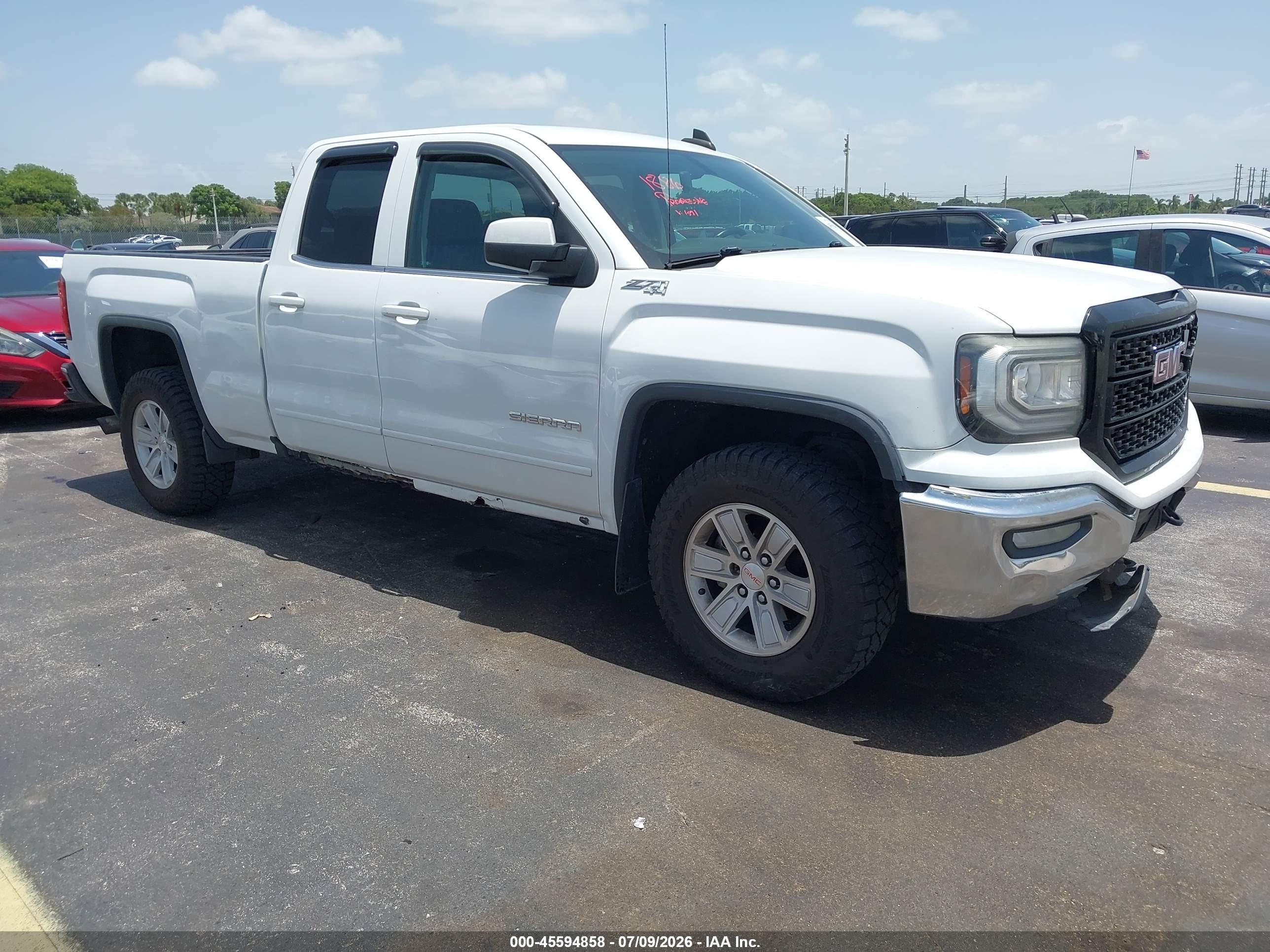 2016 GMC Sierra 1500 SLE, VIN 1GTV2MEC2GZ311591 — Перед