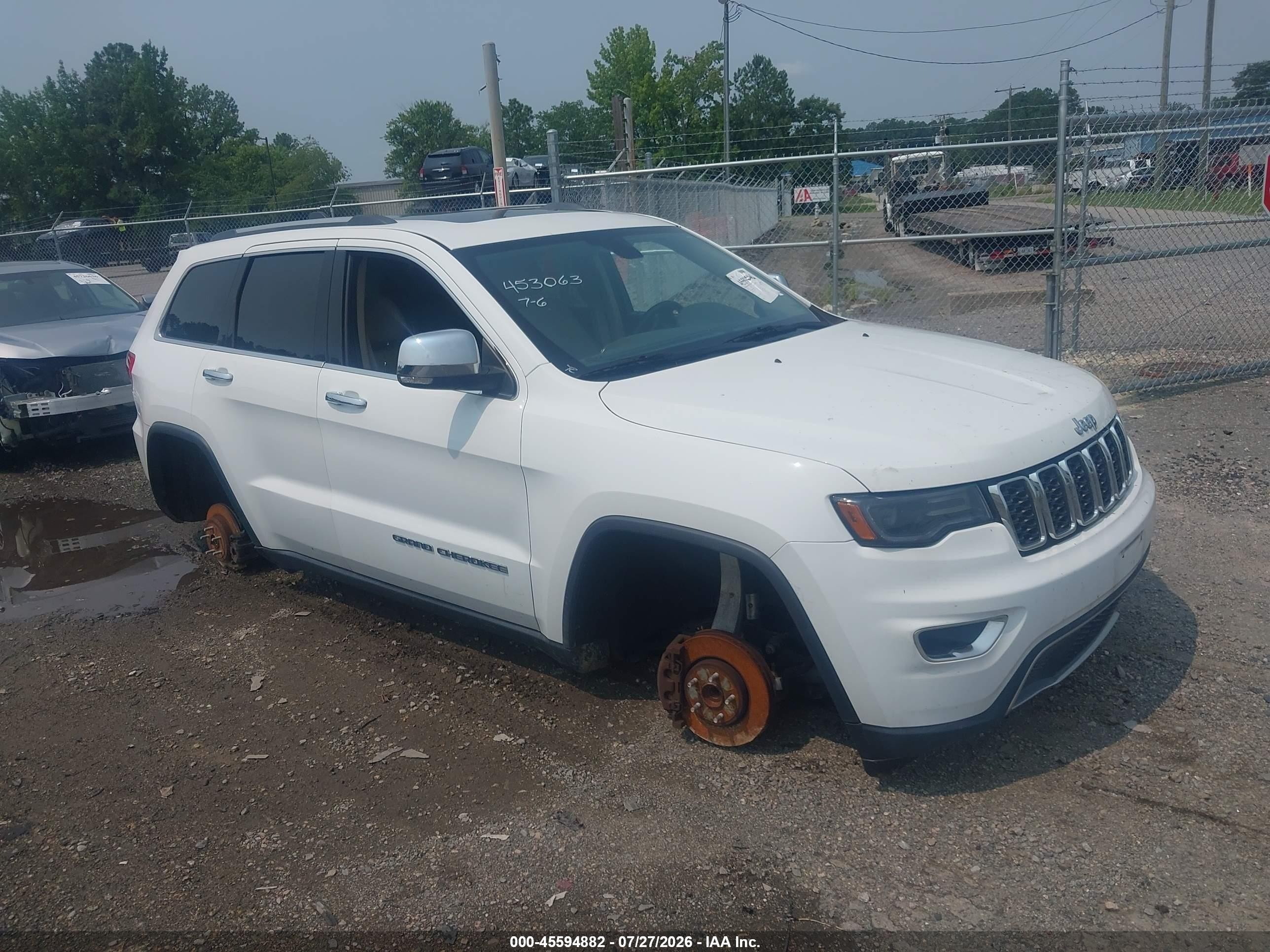 2017 Jeep Grand Cherokee Limited, VIN 1C4RJEBG0HC934312 — Auction photo 1 of 18