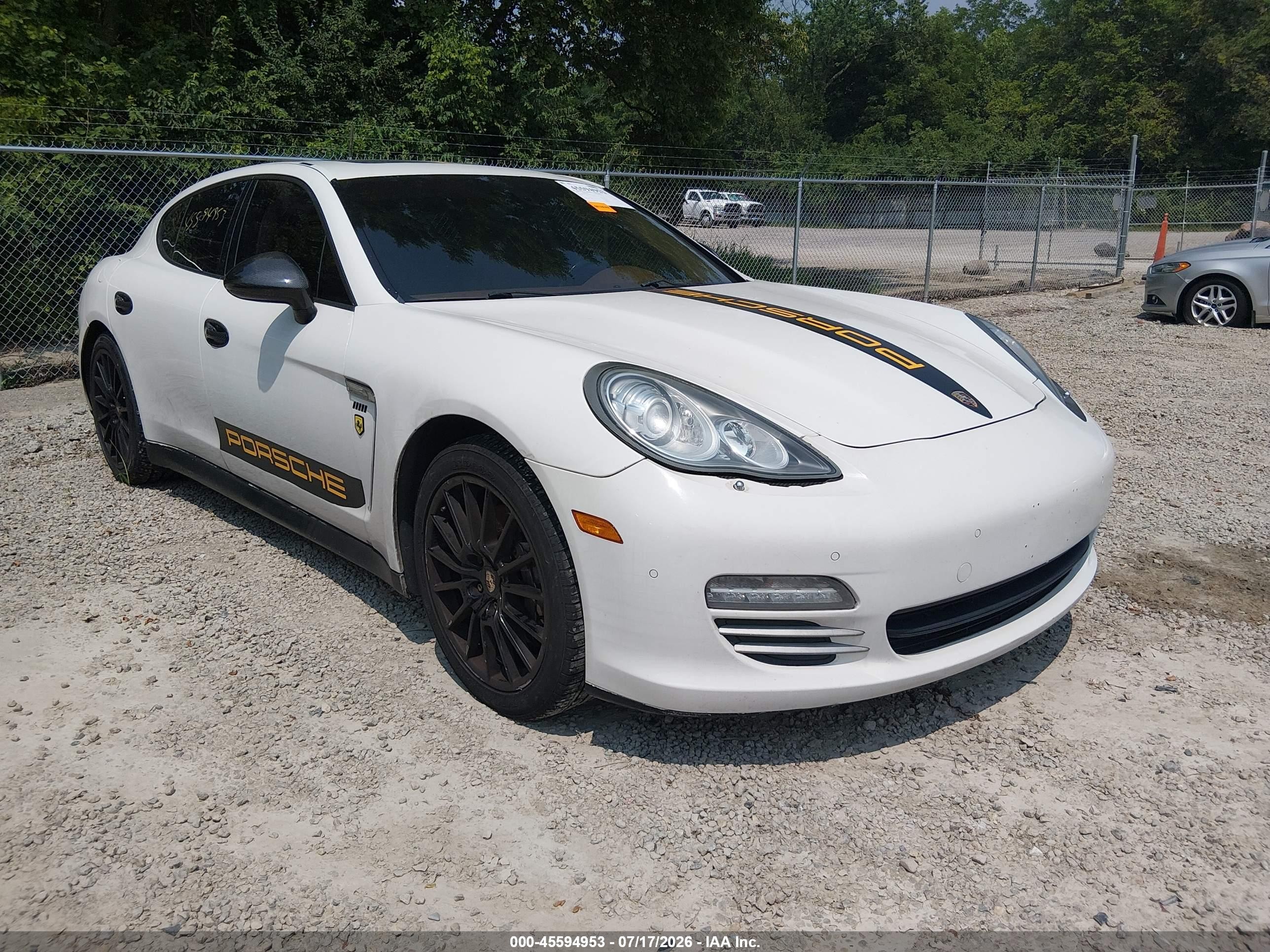 2012 Porsche Panamera S, VIN WP0AB2A73CL061237 — Перед