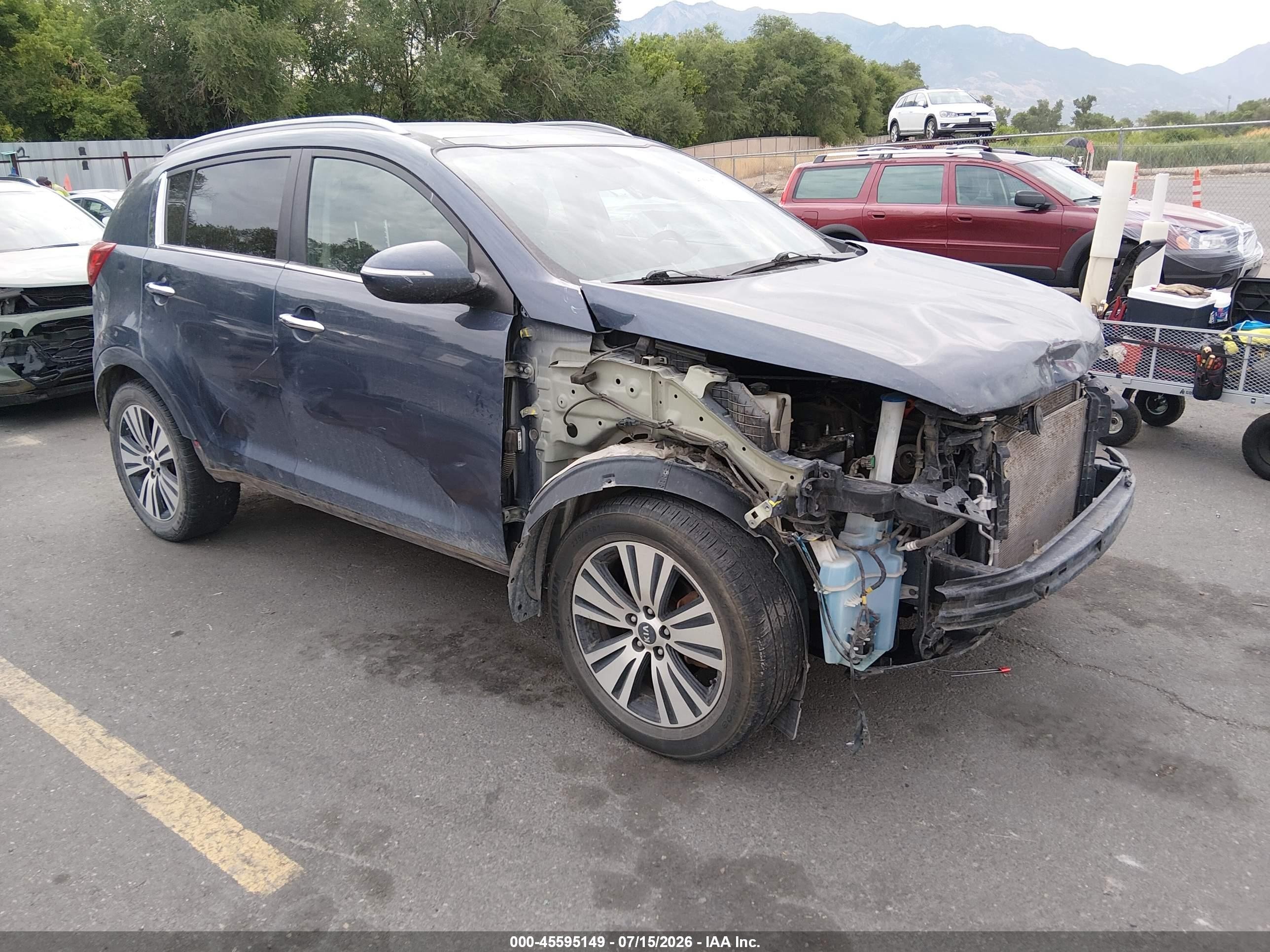2016 Kia Sportage EX, VIN KNDPC3AC0G7849689 — Front end