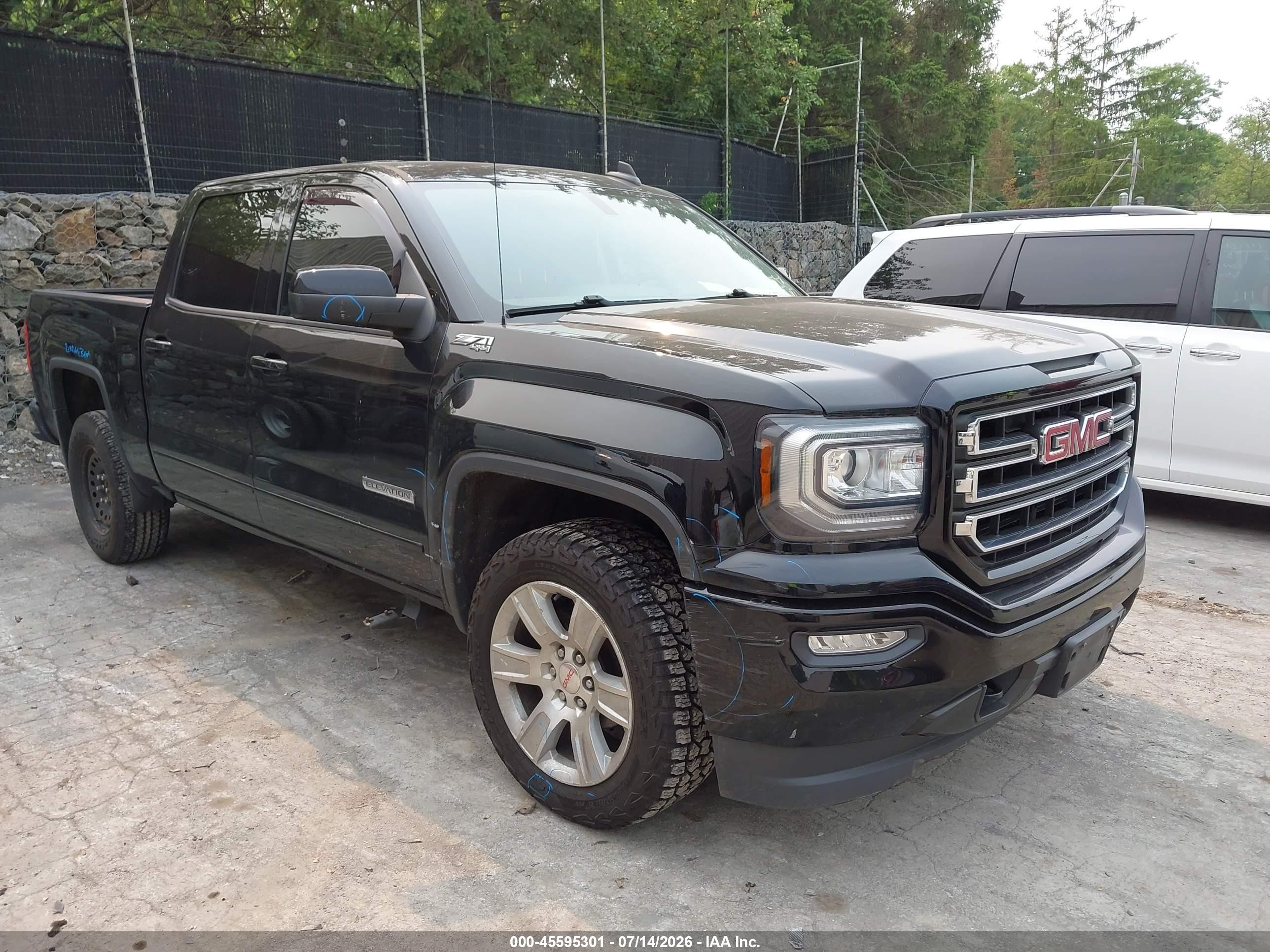 2018 GMC Sierra 1500 SLE, VIN 3GTU2MEC9JG253711 — Side