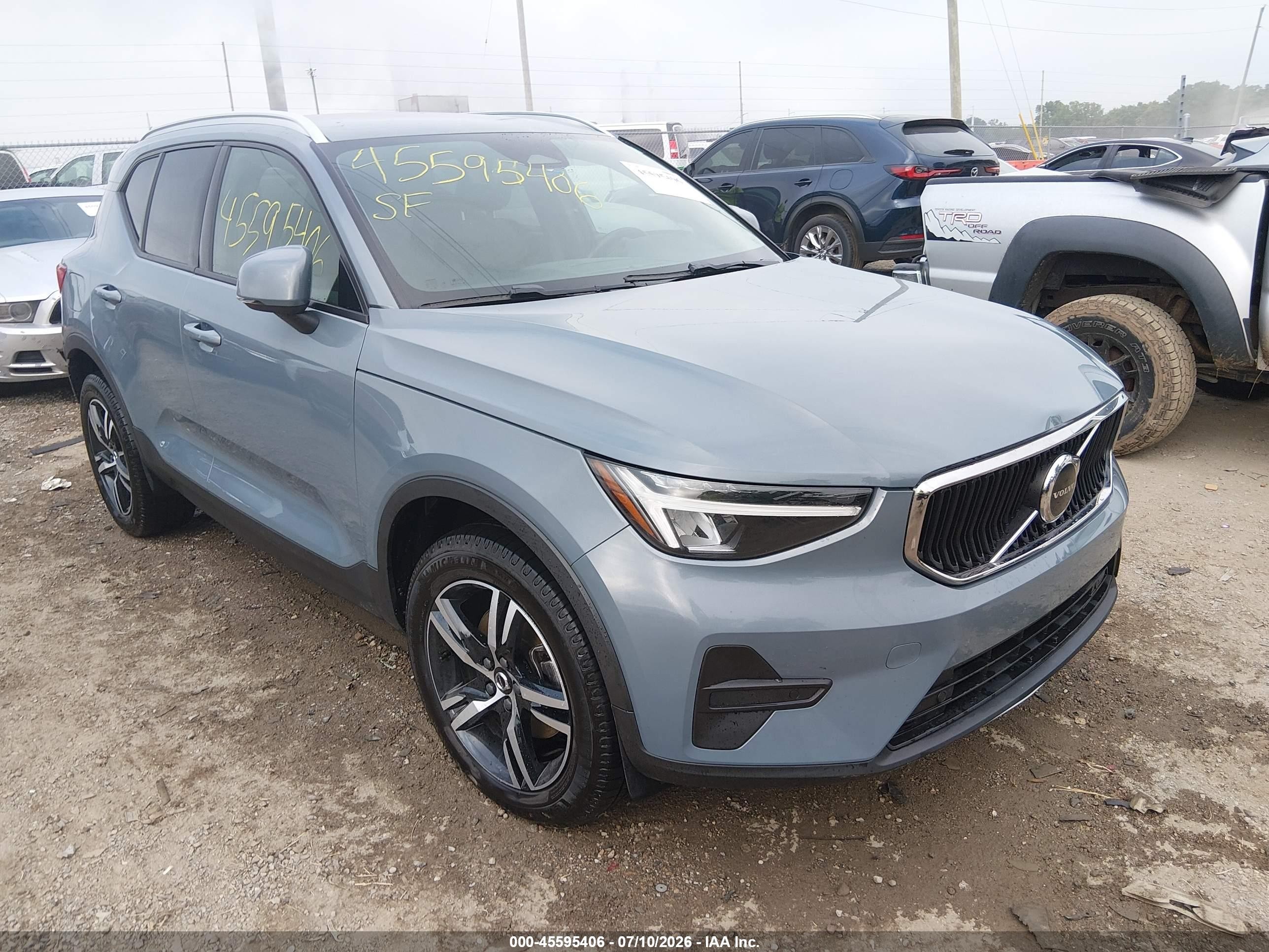 2023 Volvo XC40 Core, VIN YV4L12UV5P2096554 — Rear end