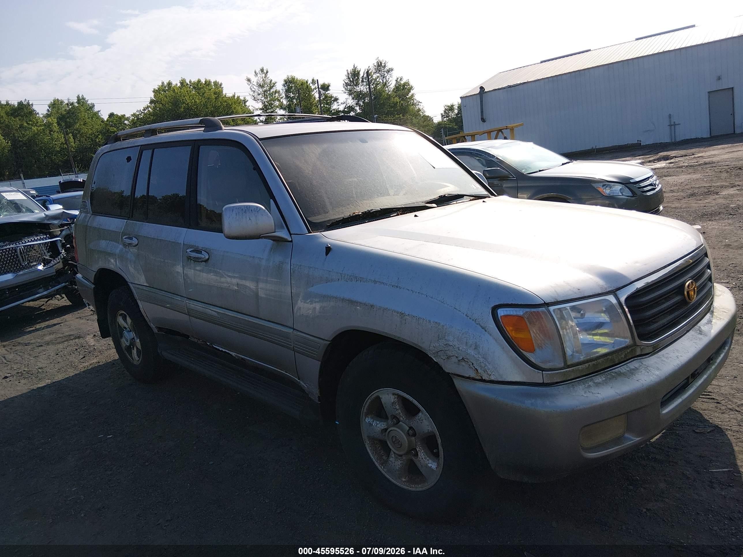 1999 Toyota Land Cruiser, VIN JT3HT05J9X0062880 — Normal wear