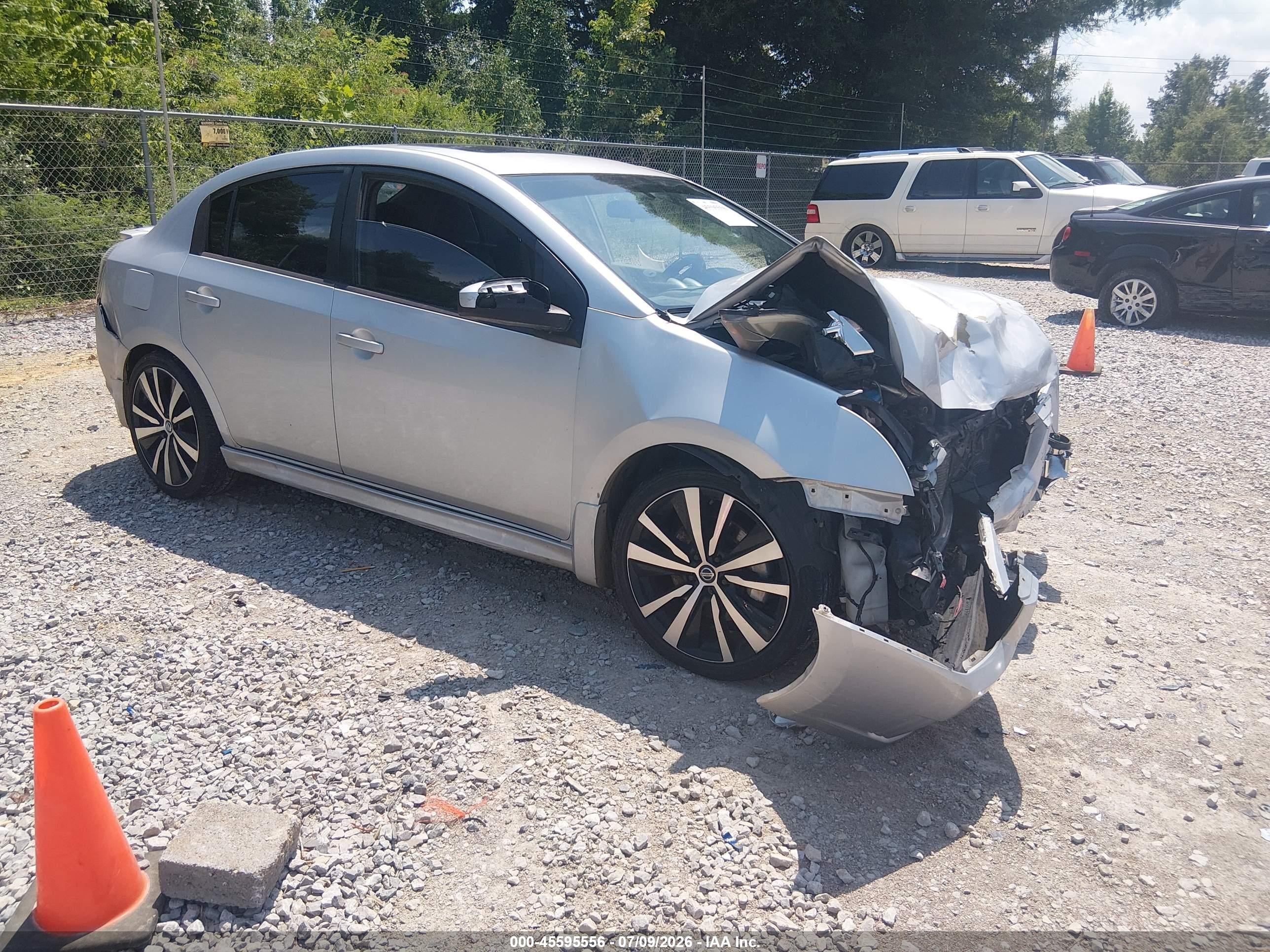 2011 Nissan Sentra SE-R Spec V, VIN 3N1CB6AP8BL694466 — Front end