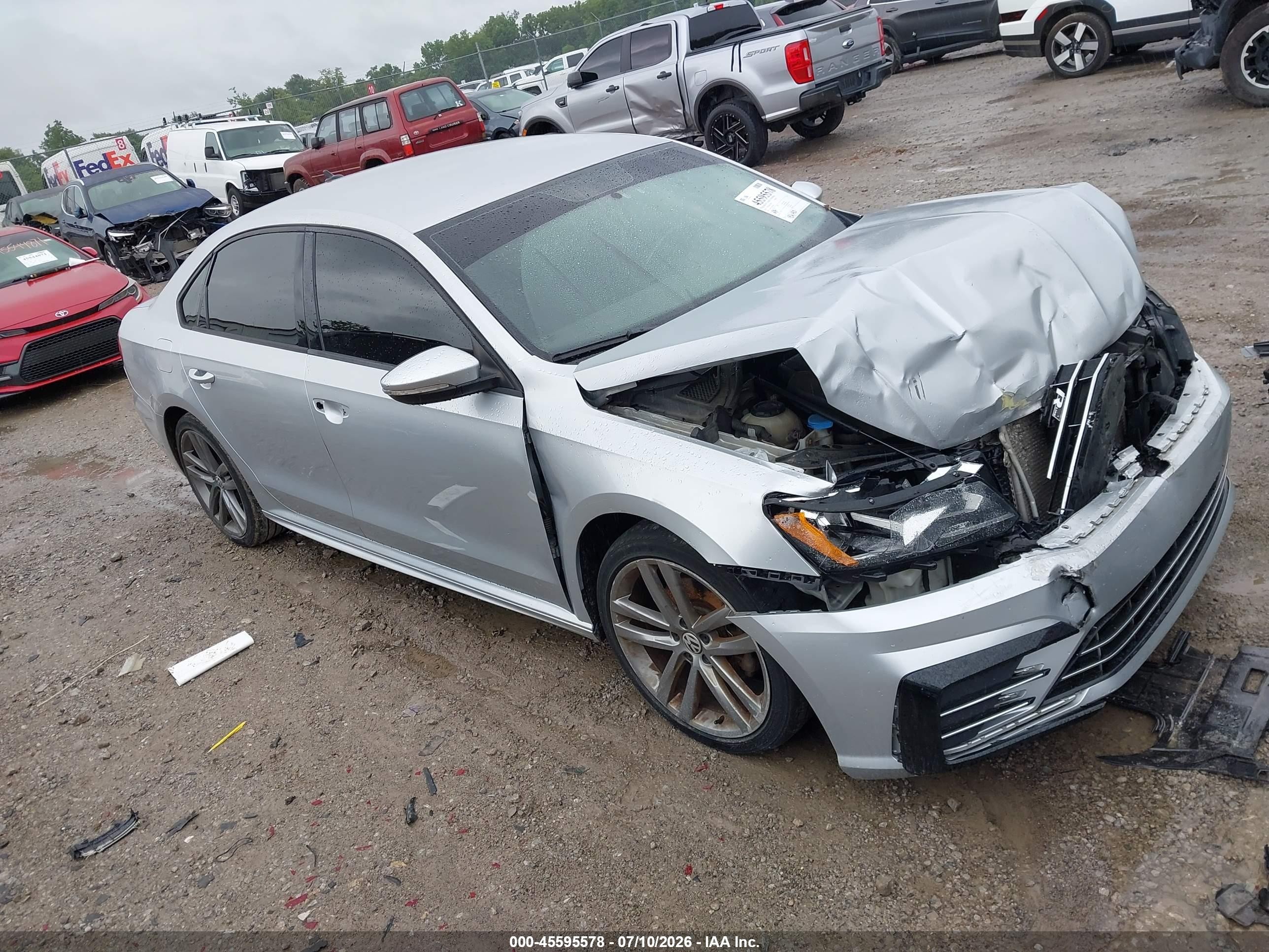 2018 Volkswagen Passat S, VIN 1VWAA7A33JC027855 — Front end
