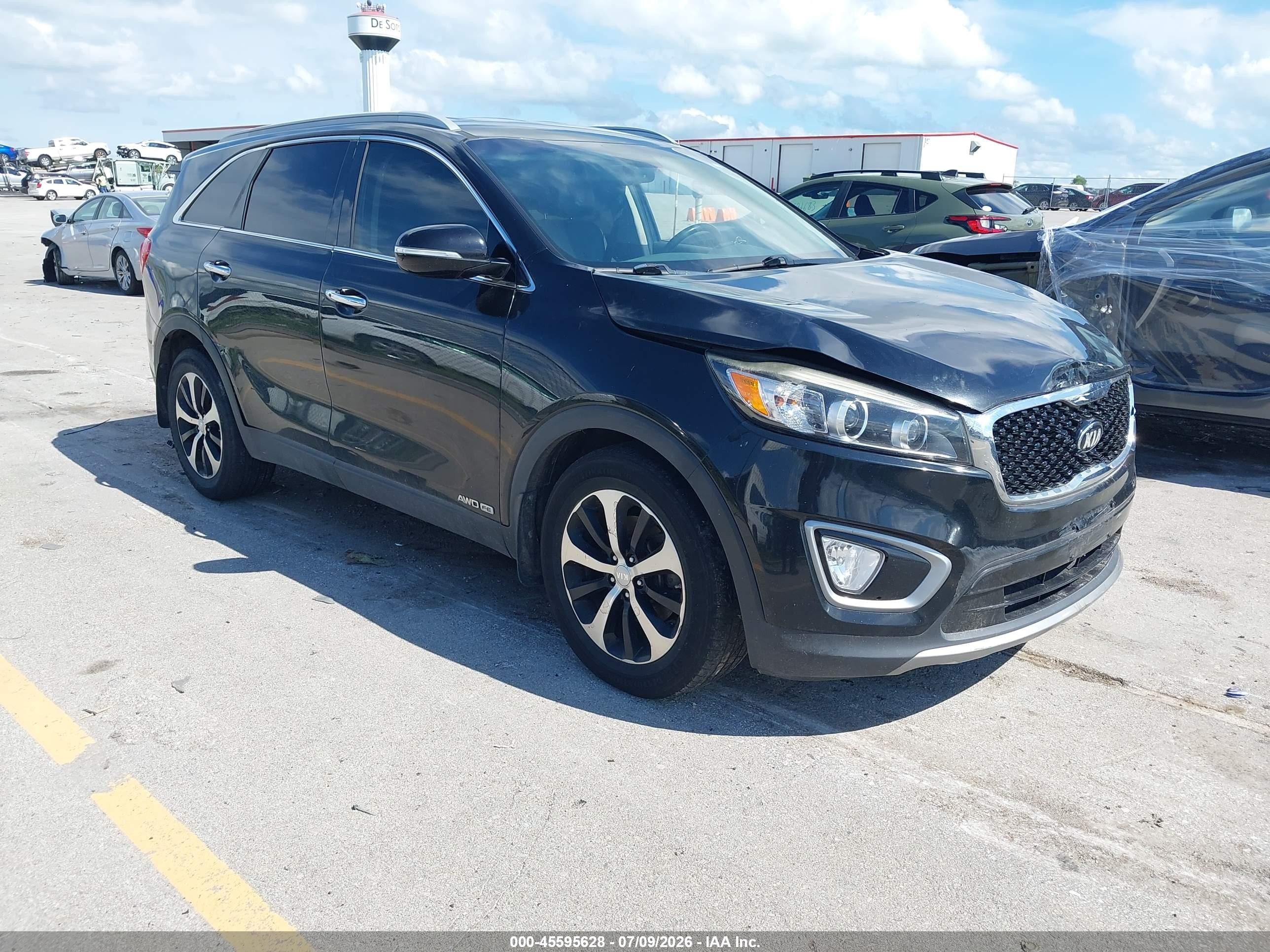 2016 Kia Sorento EX, VIN 5XYPHDA54GG159570 — Front end