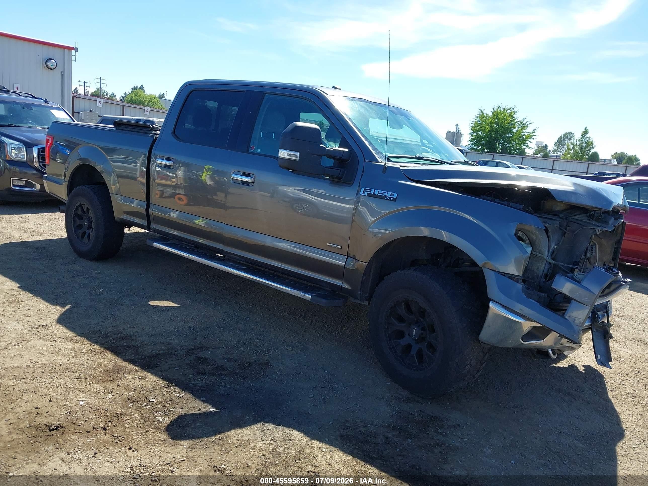 2017 Ford F-150 XLT, VIN 1FTFW1EG4HFB45670 — Front end