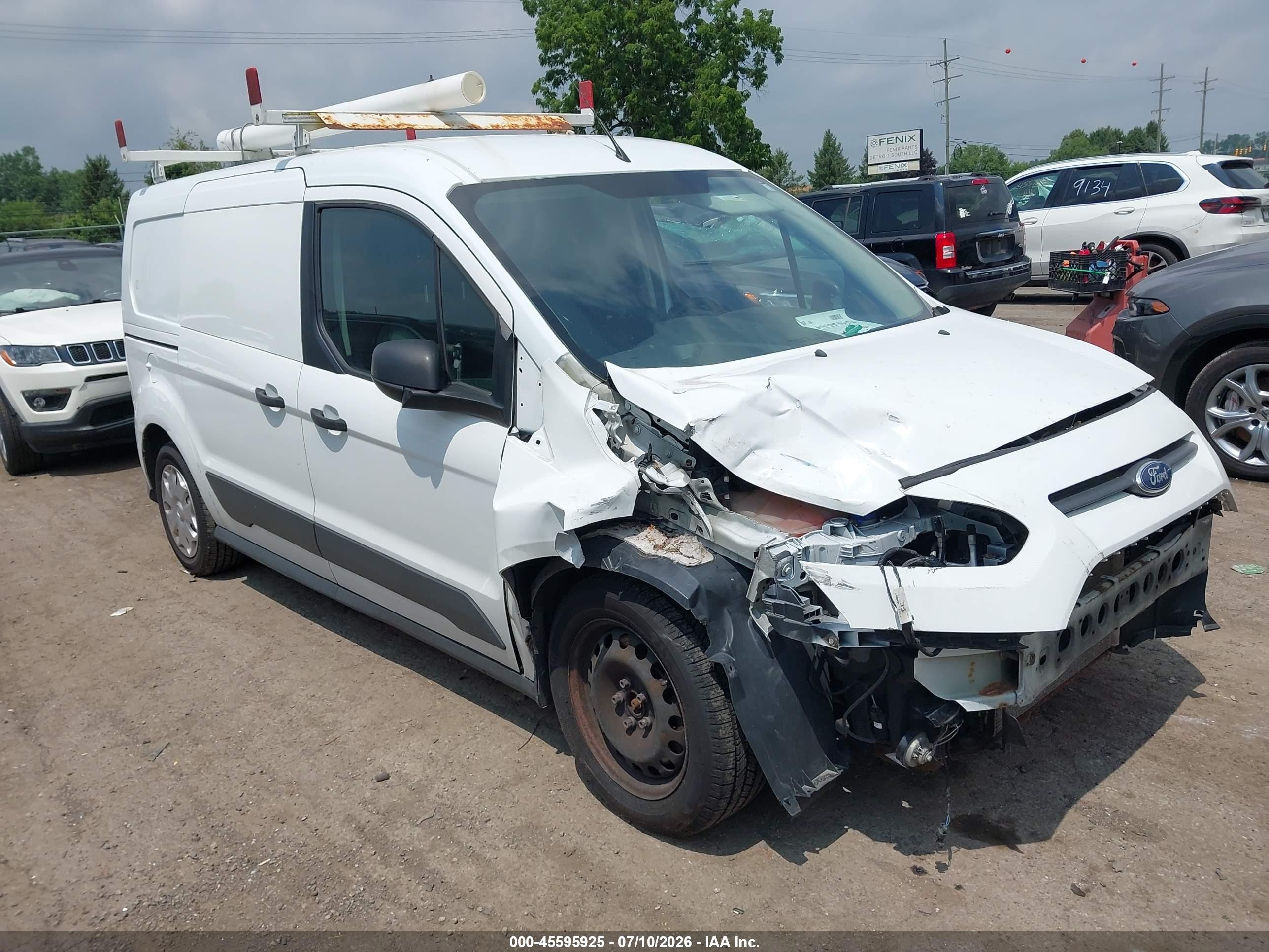 2015 Ford Transit Connect XLT, VIN NM0LS7F76F1179830 — Front end