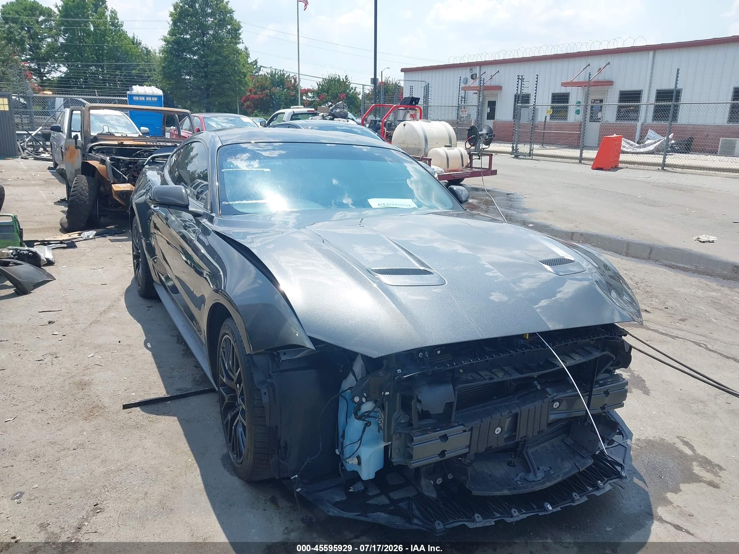 2019 Ford Mustang EcoBoost, VIN 1FA6P8TH9K5152294 — Front end
